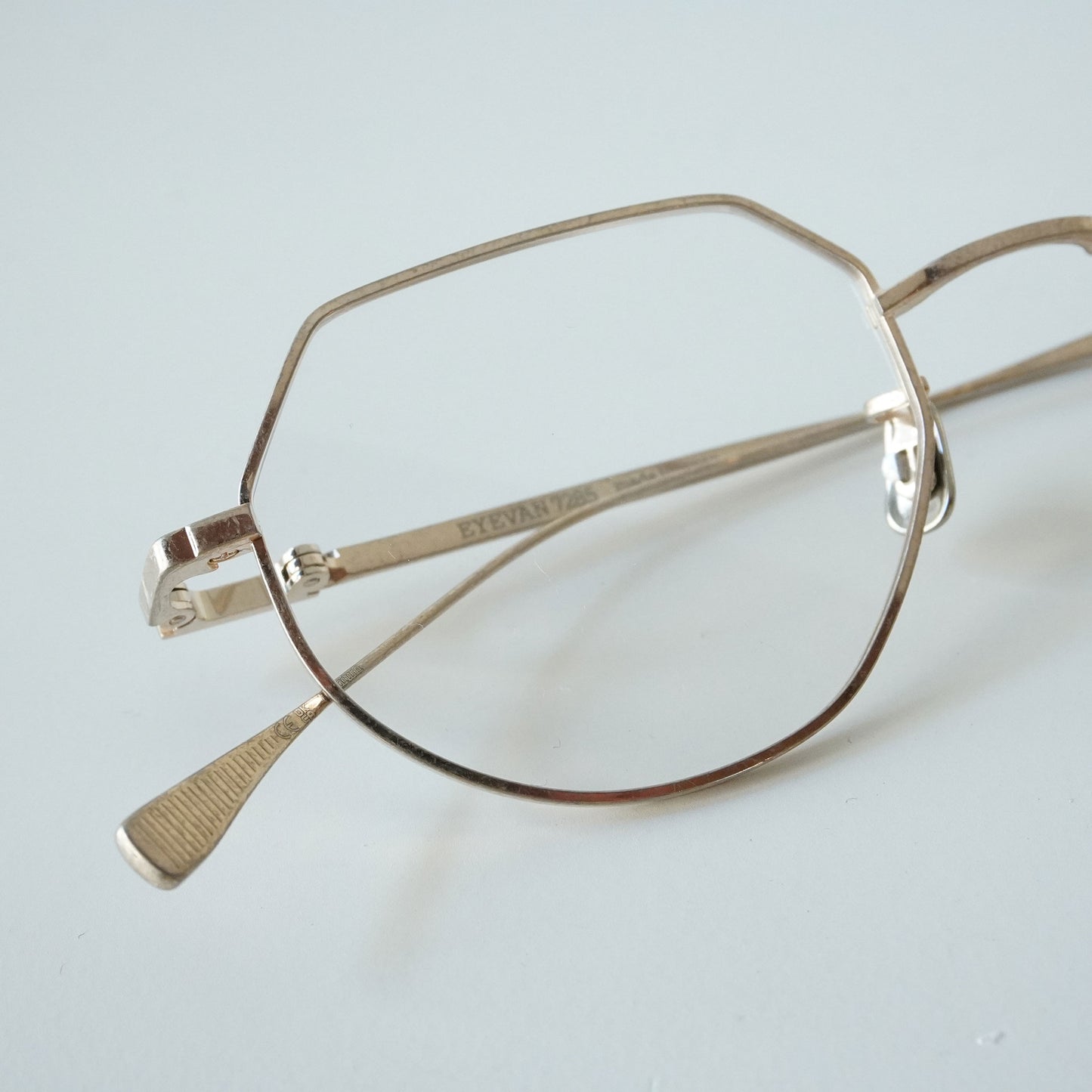 1010 48 (819 - VINTAGE SILVER)