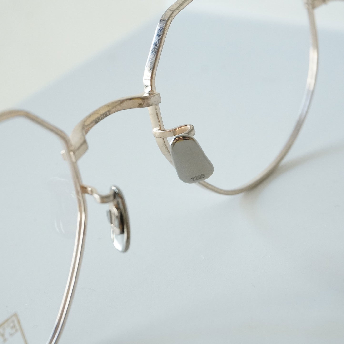 1010 48 (819 - VINTAGE SILVER)