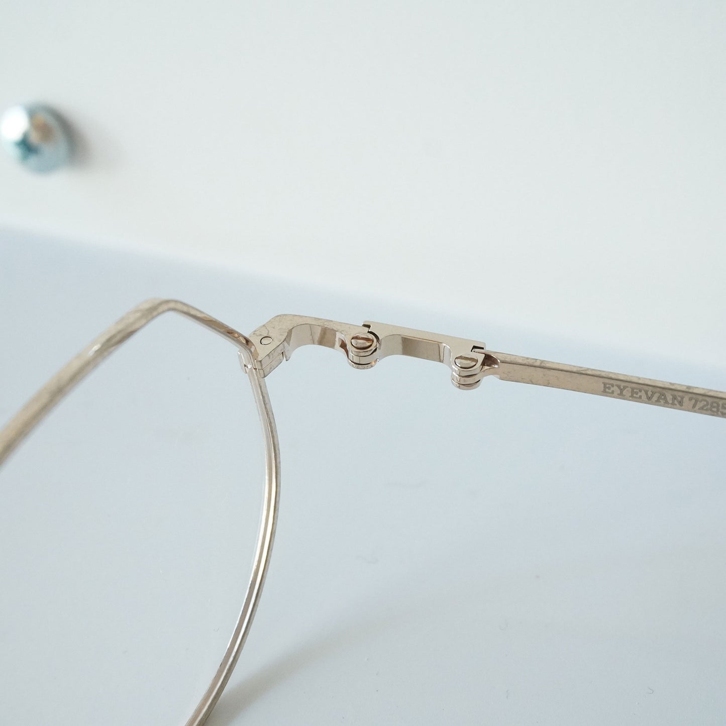 1010 48 (819 - VINTAGE SILVER)