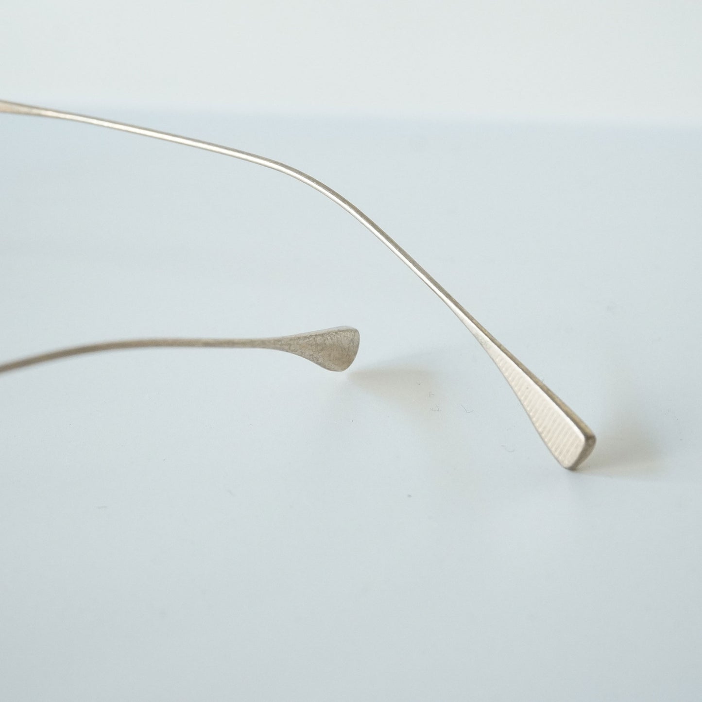 1010 48 (819 - VINTAGE SILVER)