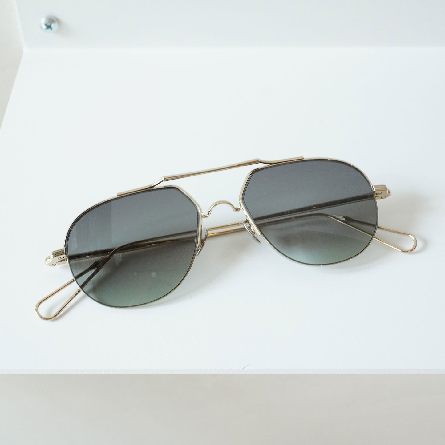 ARCHIVES (Grey Gold)