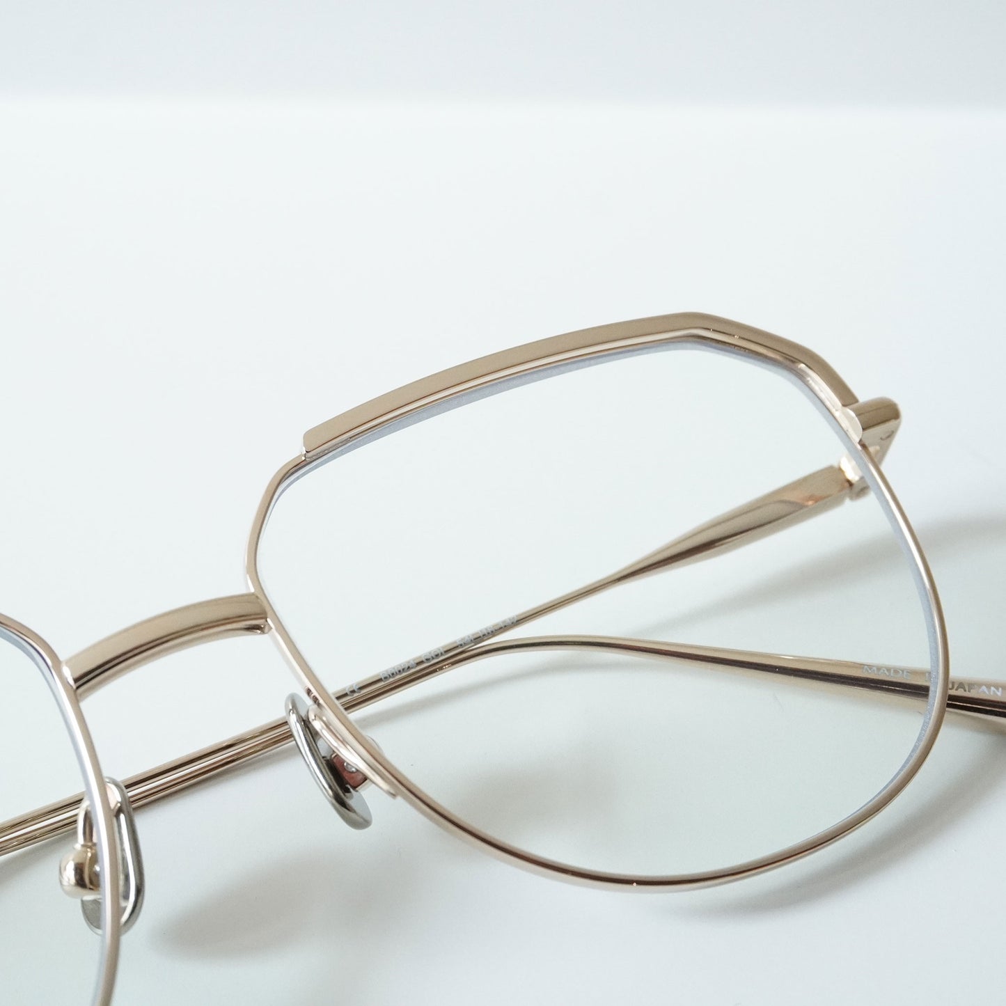 B0024 (GOLD)