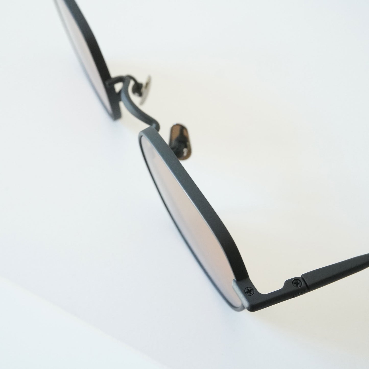 B0037 (BLACK MAT)