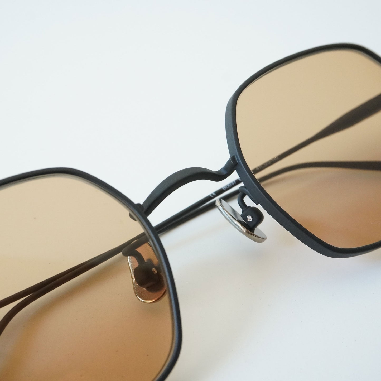 B0037 (BLACK MAT)
