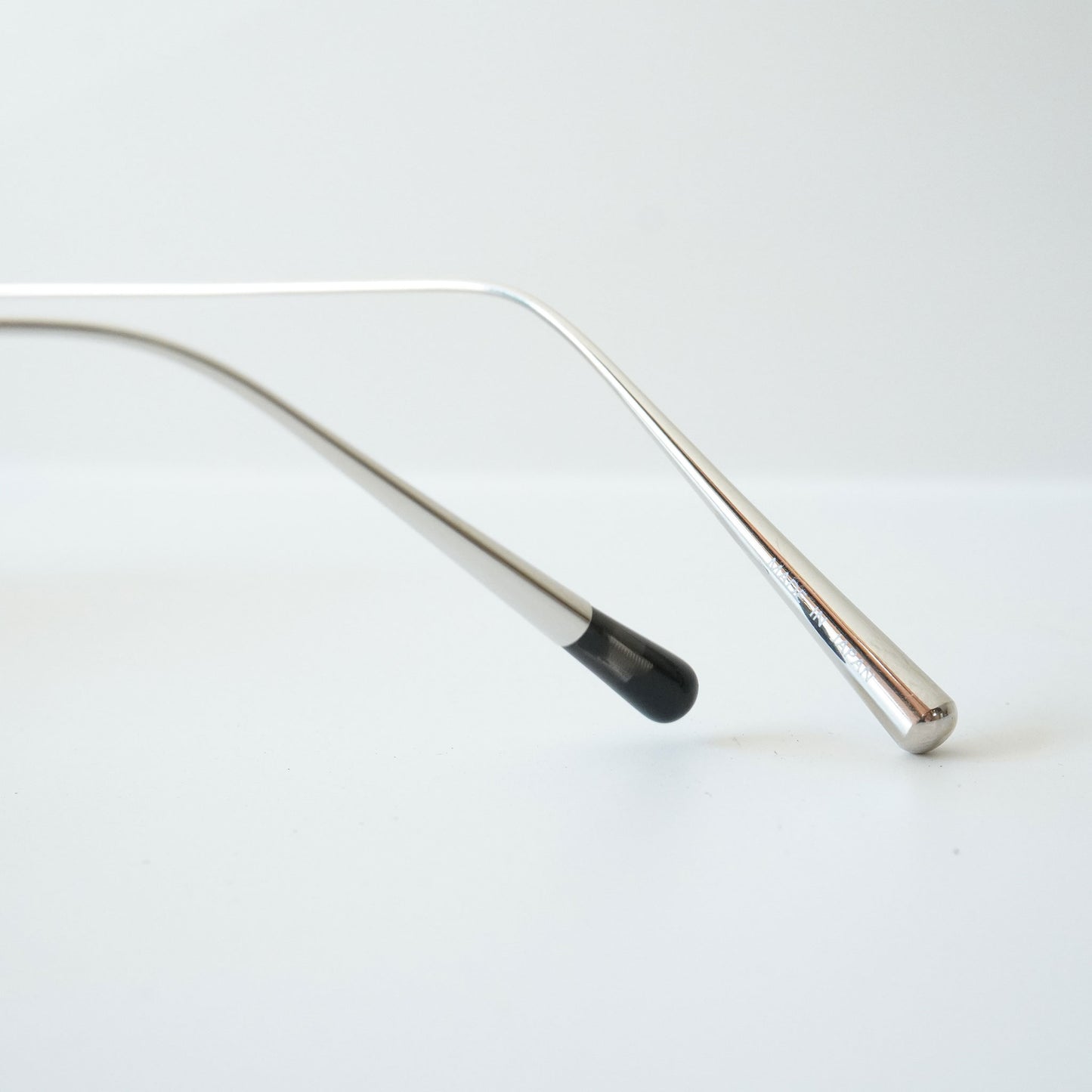 B0037 (SILVER)