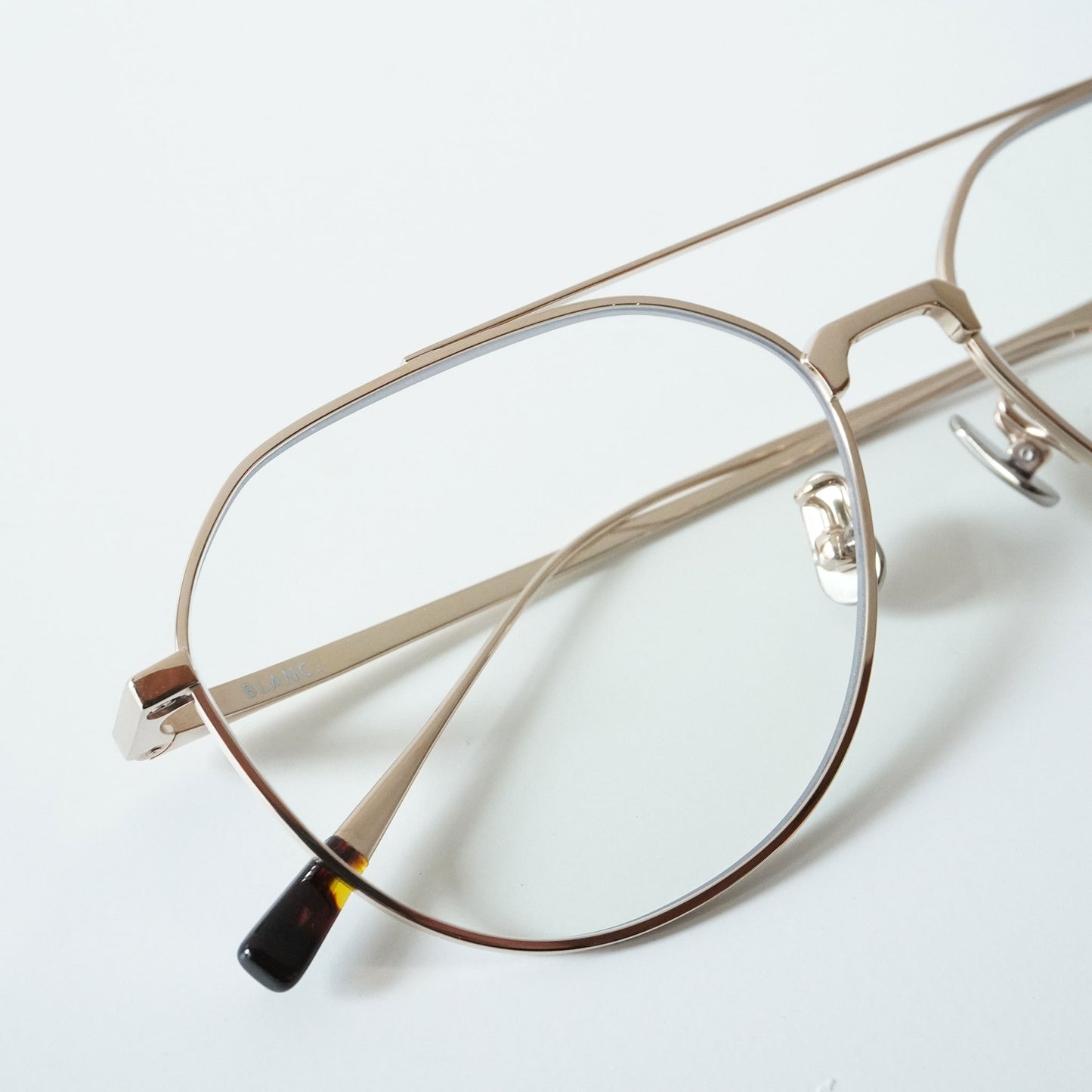 B0042 (GOLD)