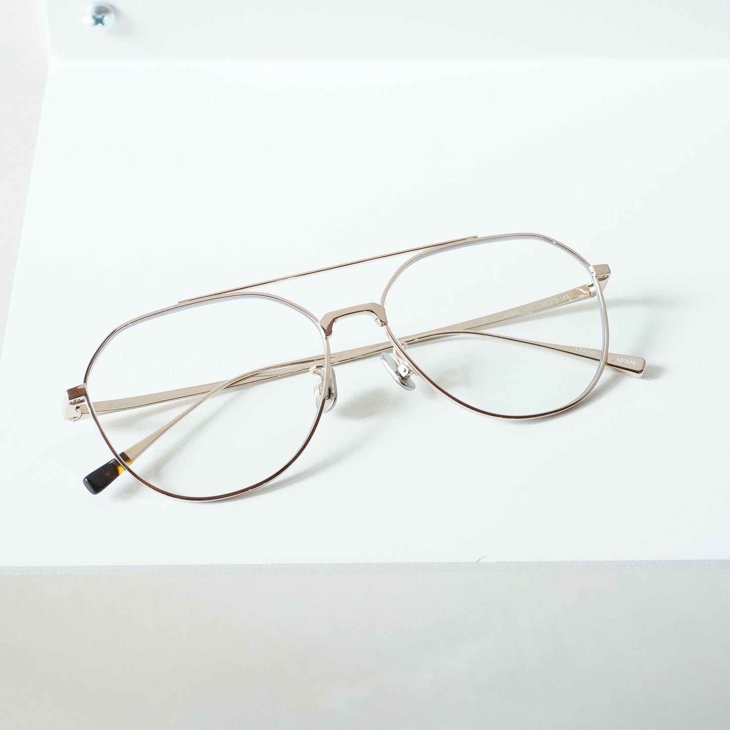 B0042 (GOLD)