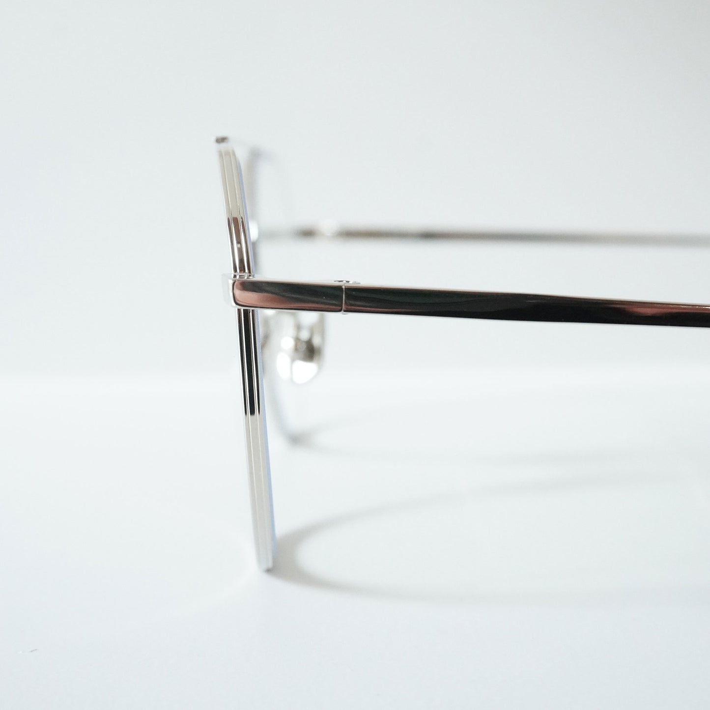 B0042 (SILVER)