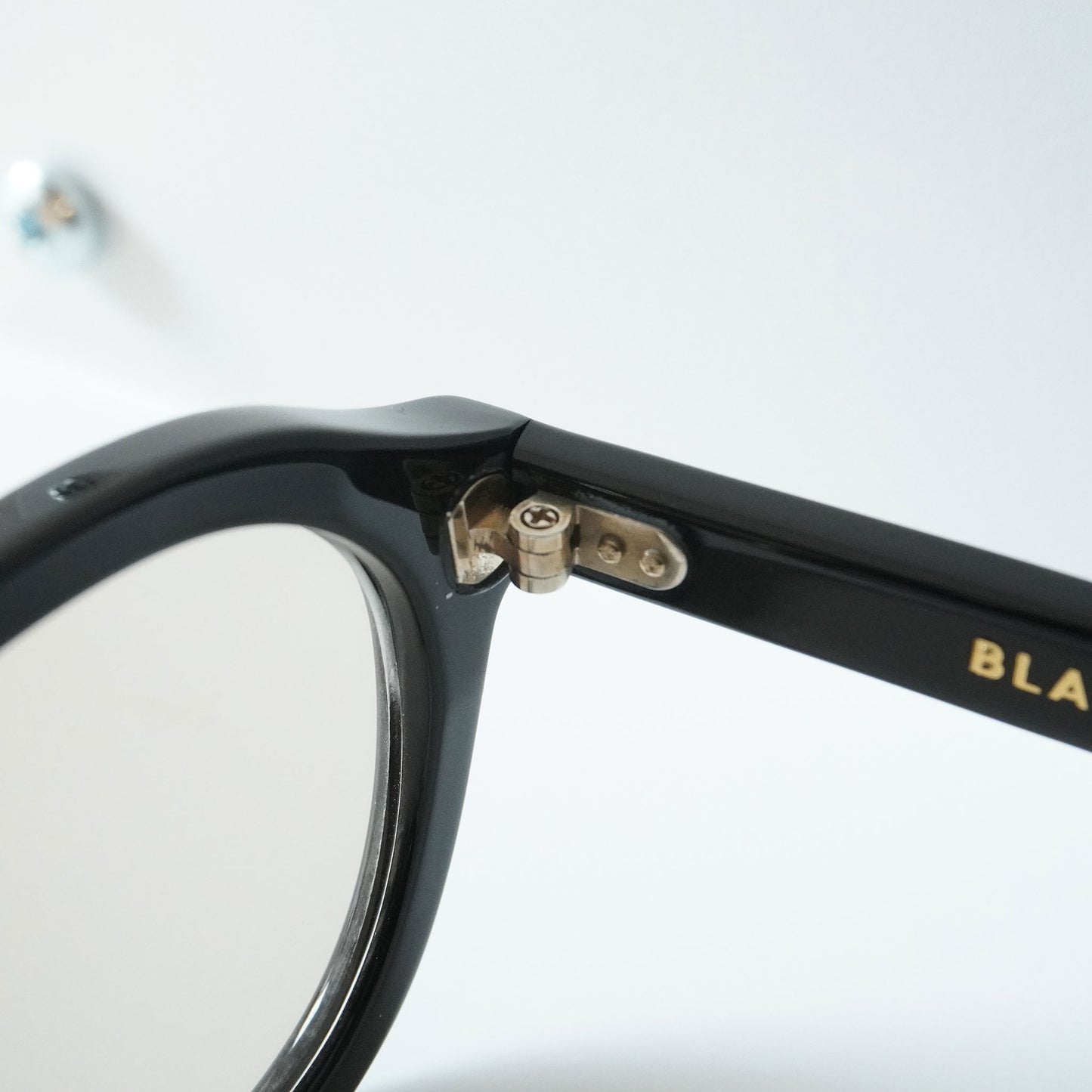 B0043 (BLACK)