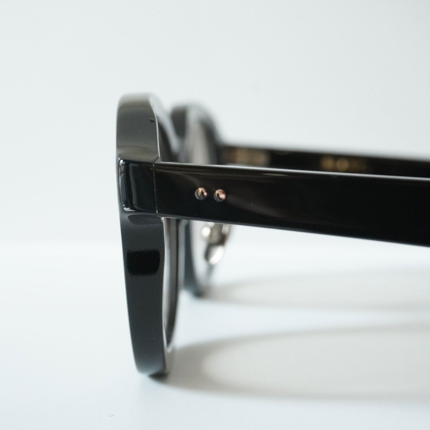 B0043 (BLACK)
