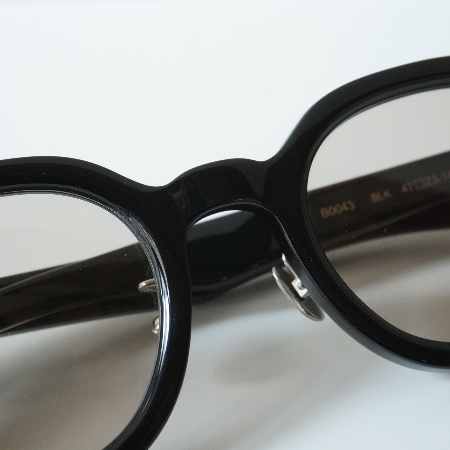 B0043 (BLACK)