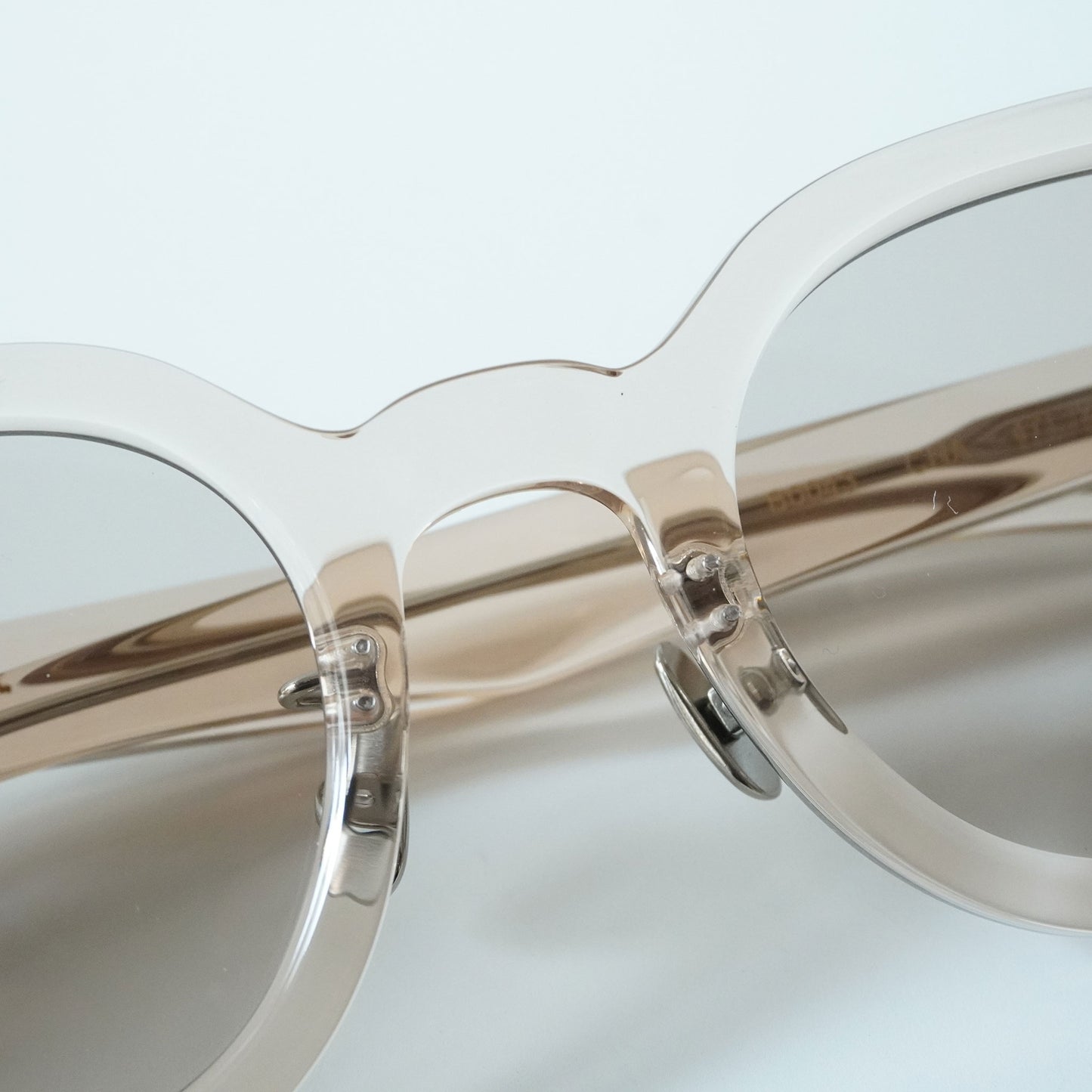 B0043 (CHAMPAGNE)