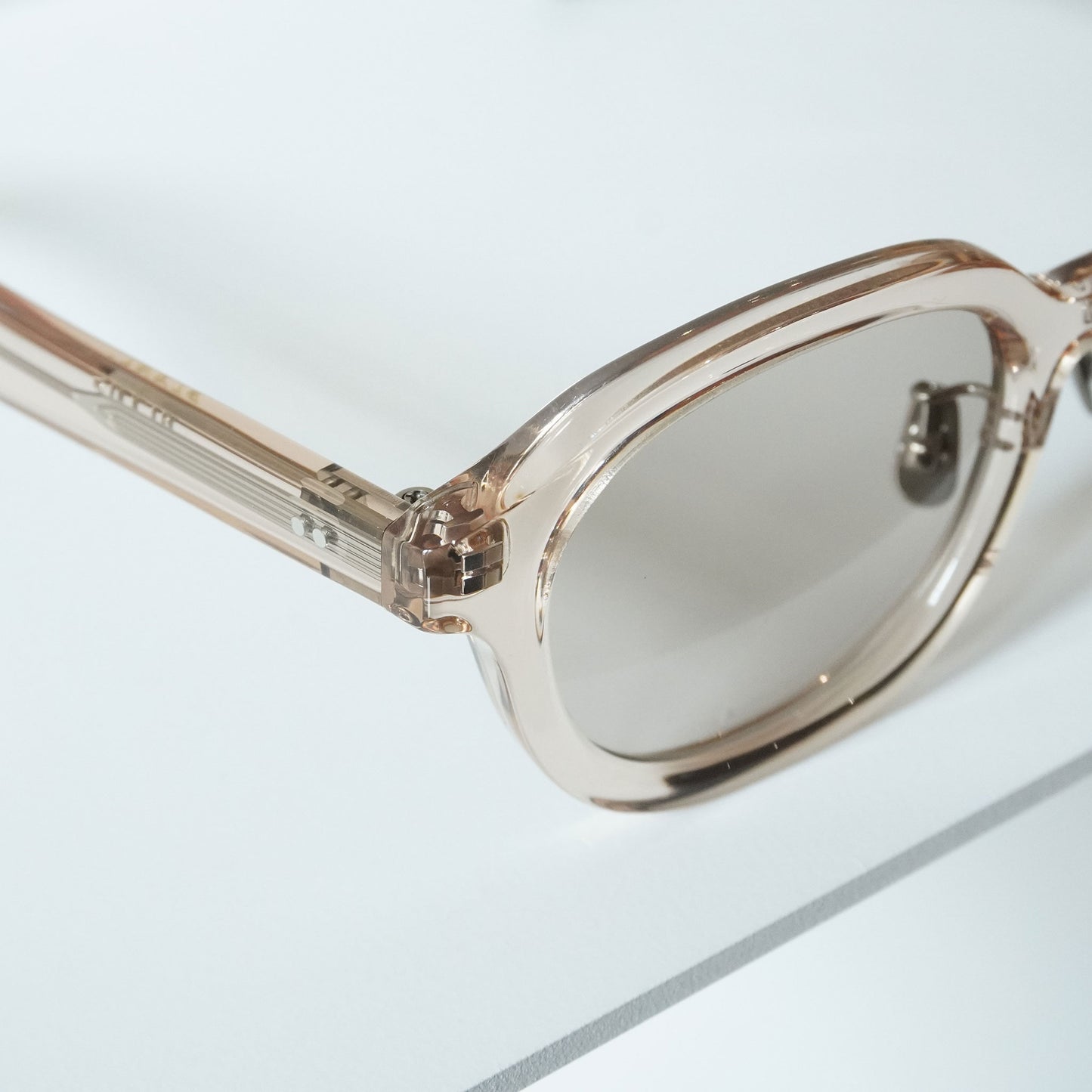 B0043 (CHAMPAGNE)