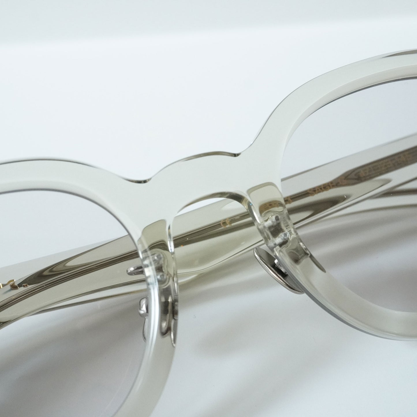 B0043 (SAGE GREEN)