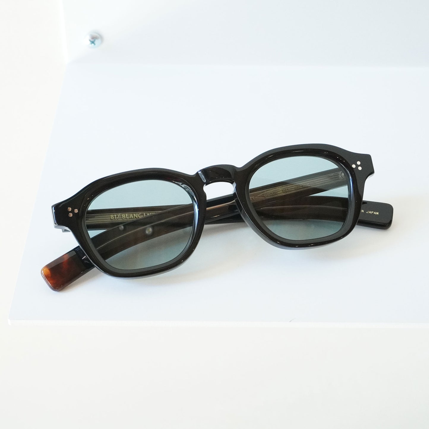 BE008 (BLACK)