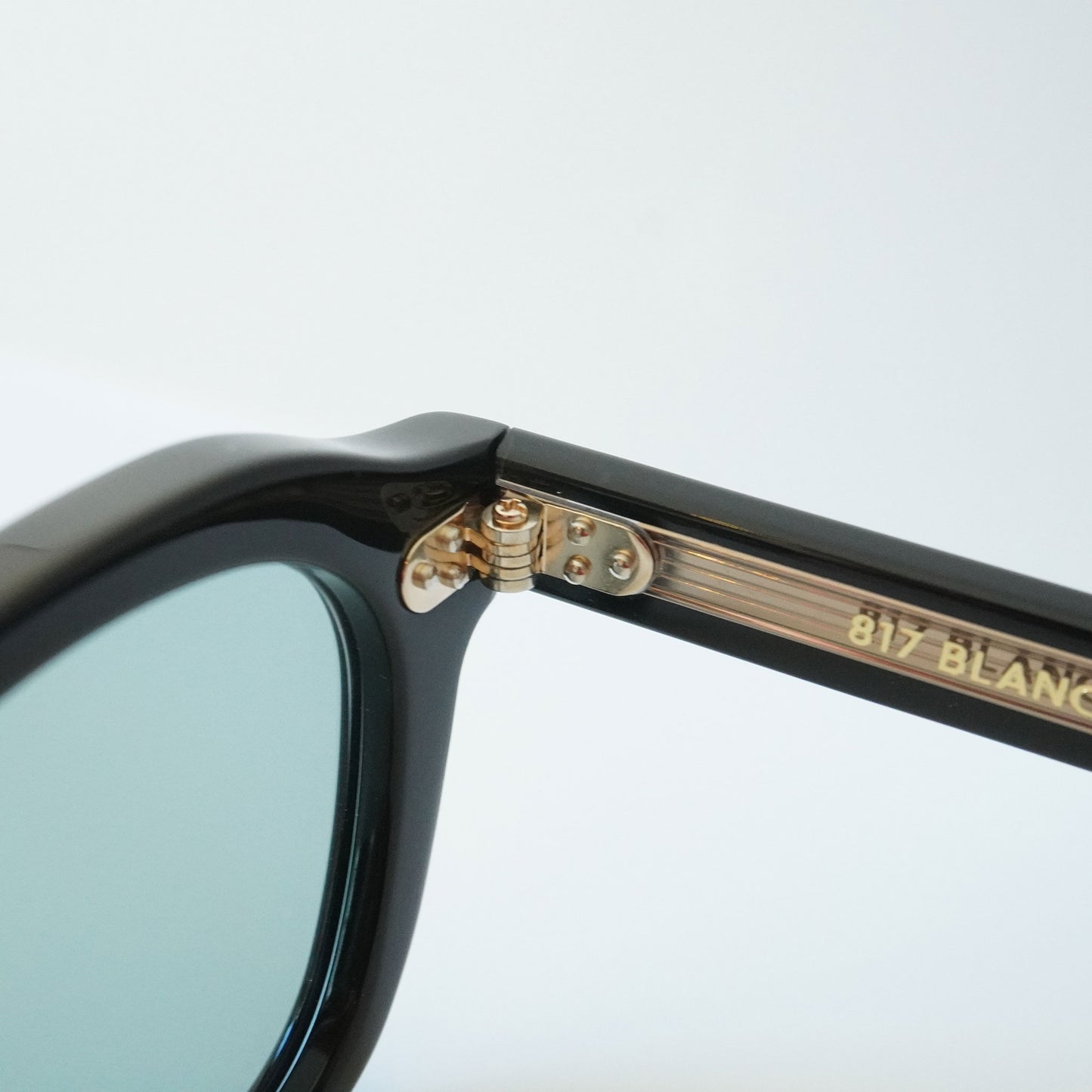 BE008 (BLACK)