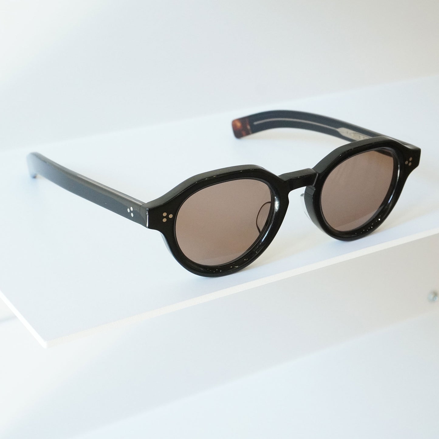 BE009 (BLACK)