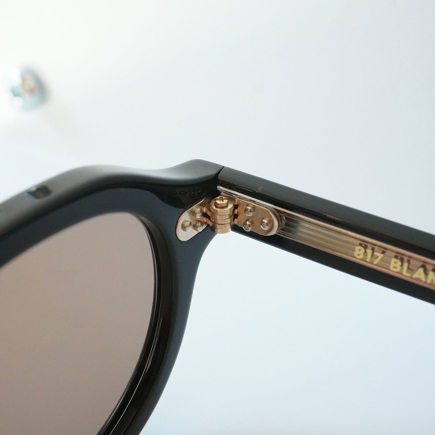 BE009 (BLACK)