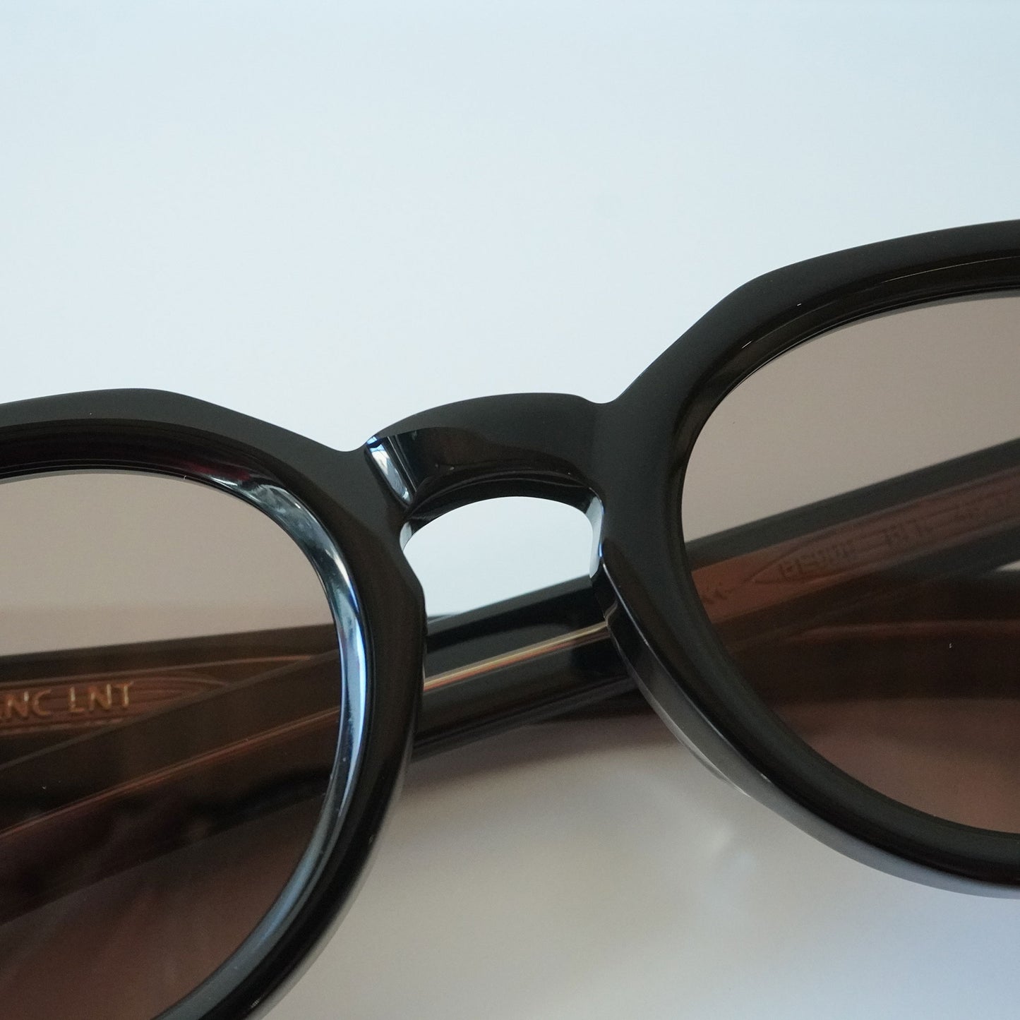 BE009 (BLACK)