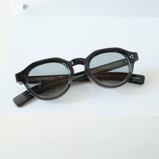 BE009 (BLK GRAD)