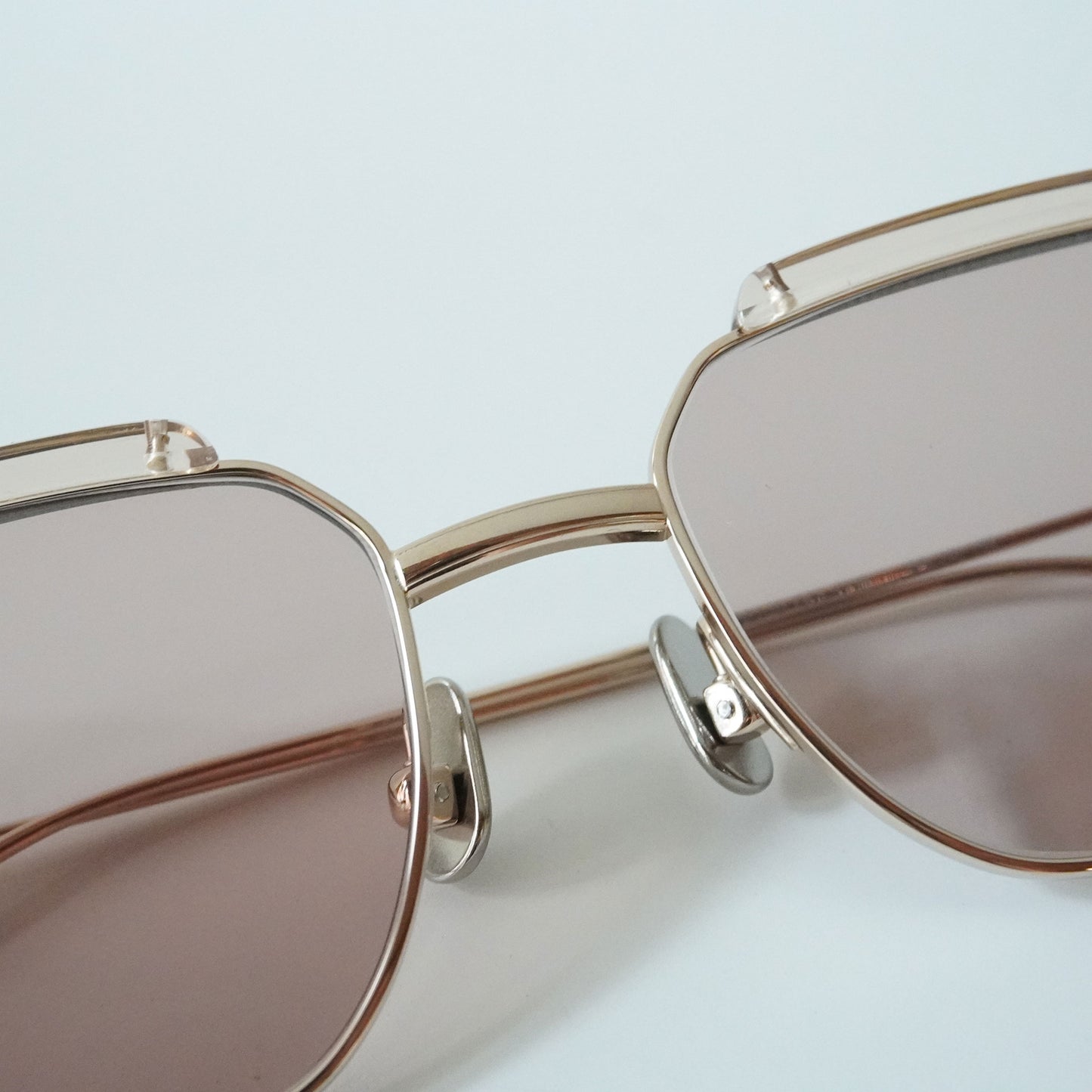 BE016 (GOLD/CHAMPAGNE)