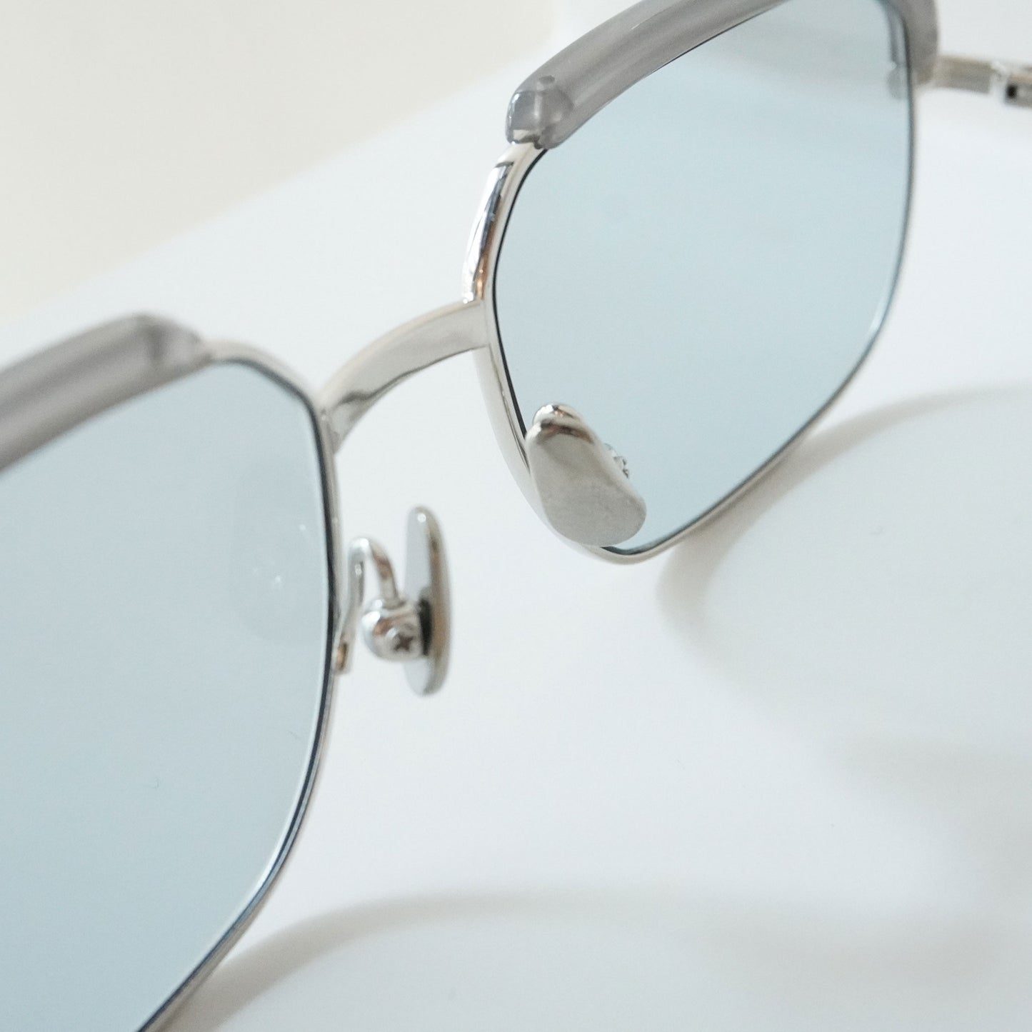 BE016 (SILVER/RHINO)
