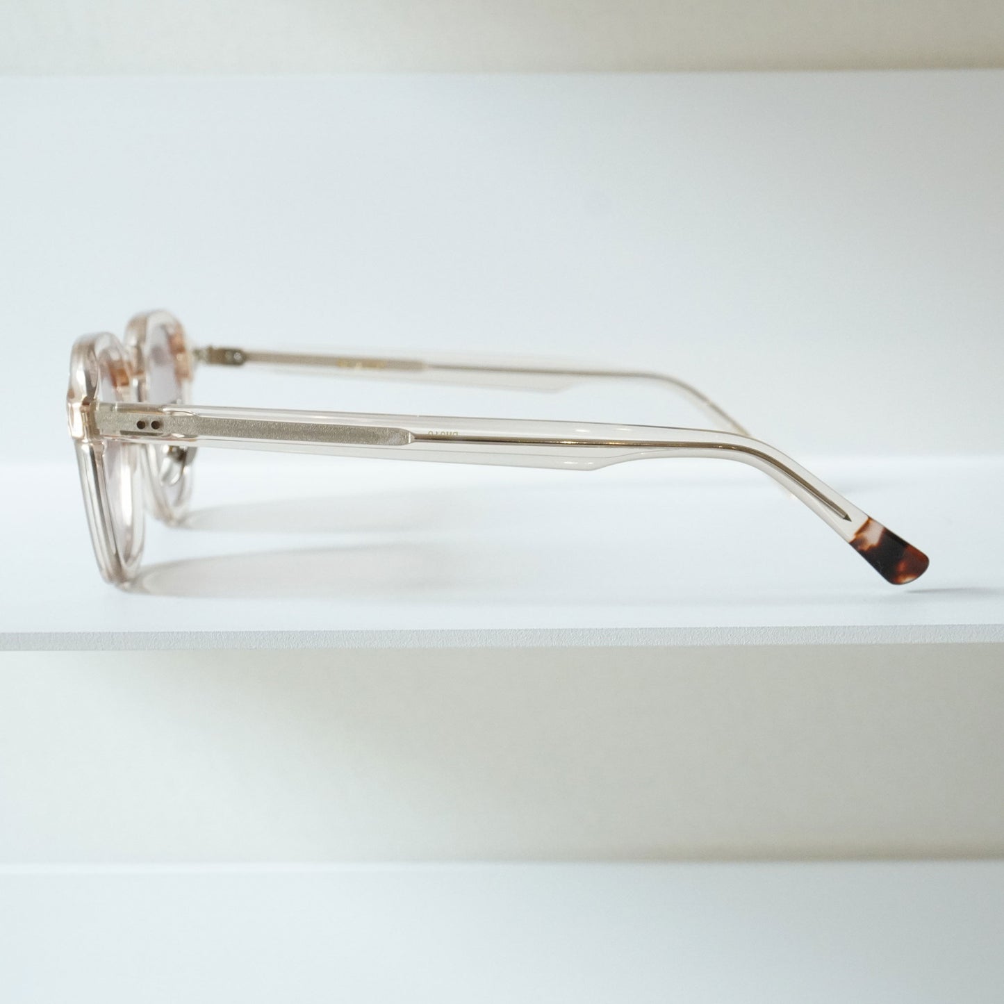 BM010 (CHAMPAGNE)