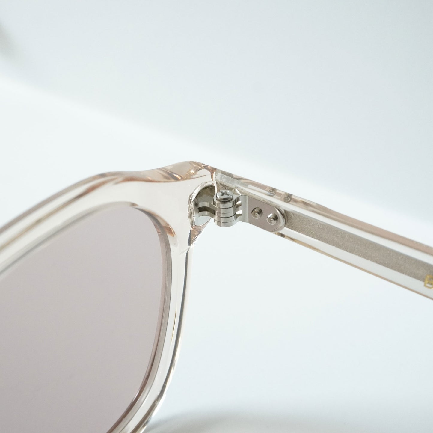 BM010 (CHAMPAGNE)