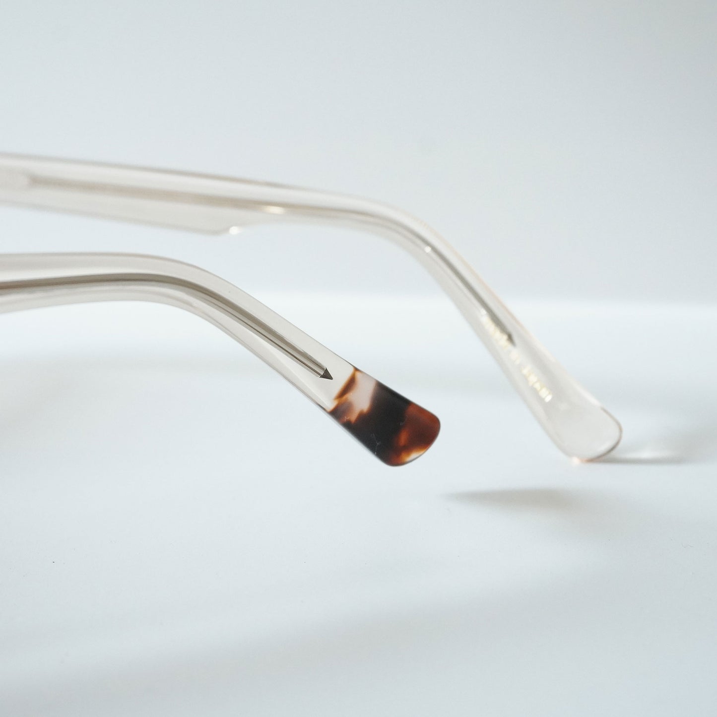 BM010 (CHAMPAGNE)