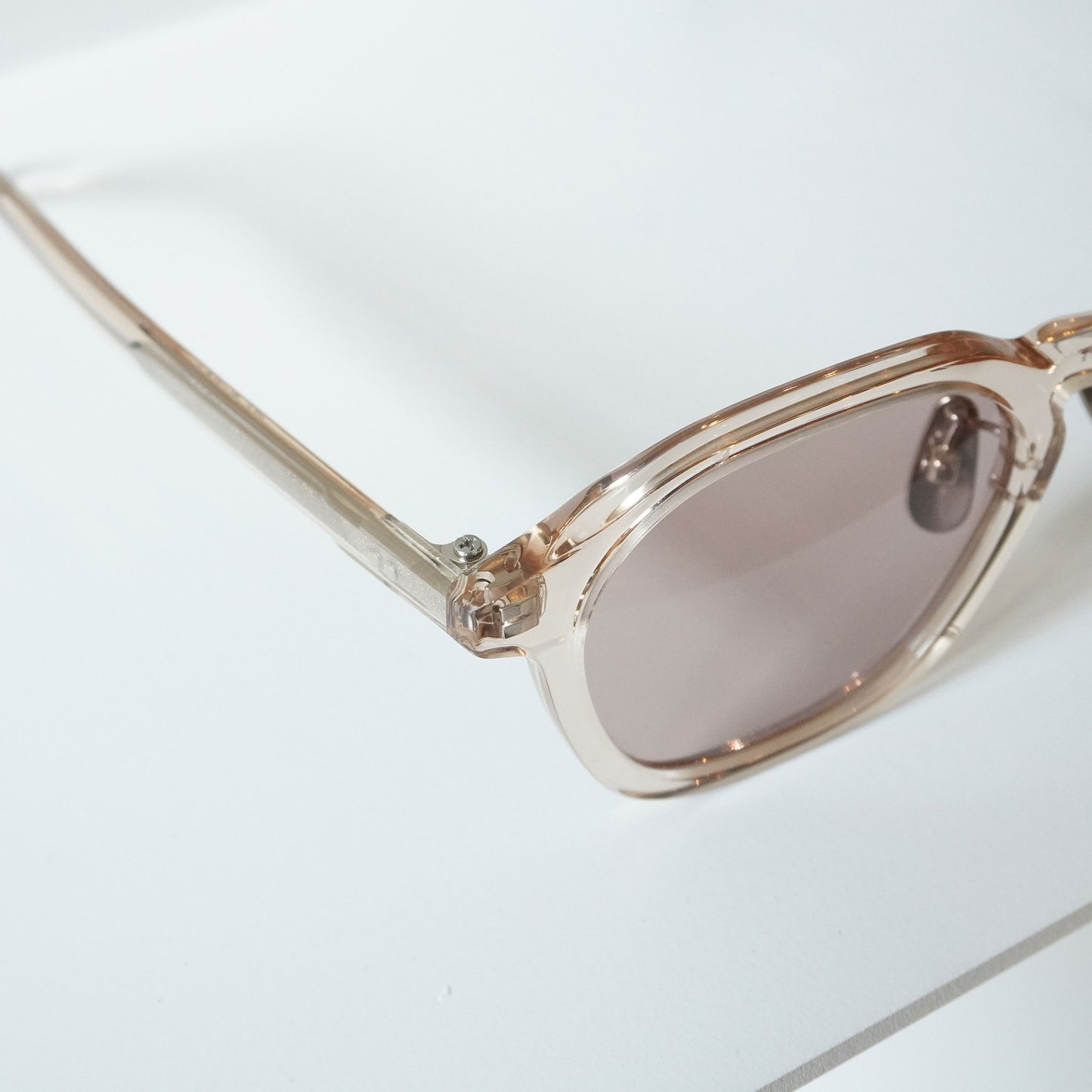 BM010 (CHAMPAGNE)