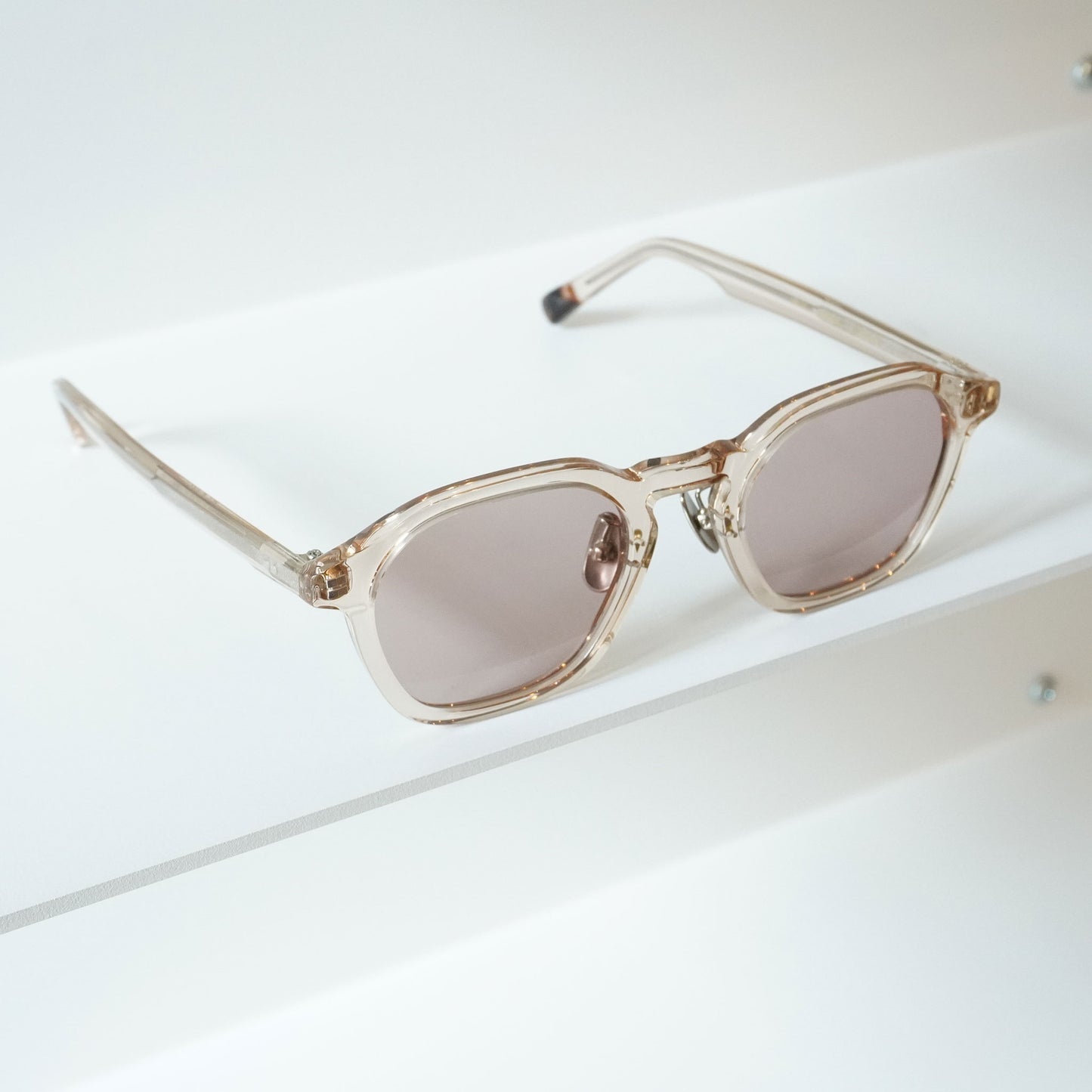 BM010 (CHAMPAGNE)