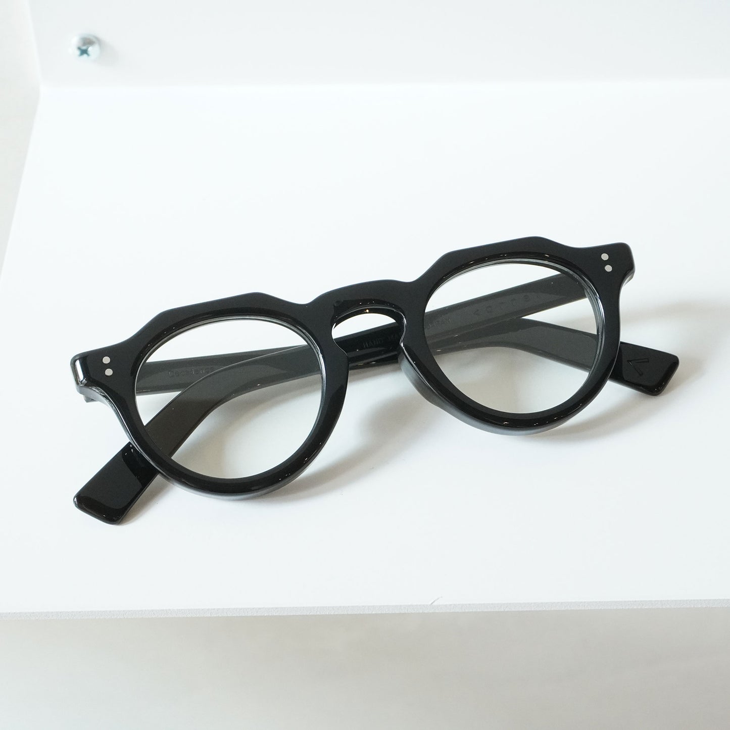 DECADENCE (C1 - RECORD BLACK)