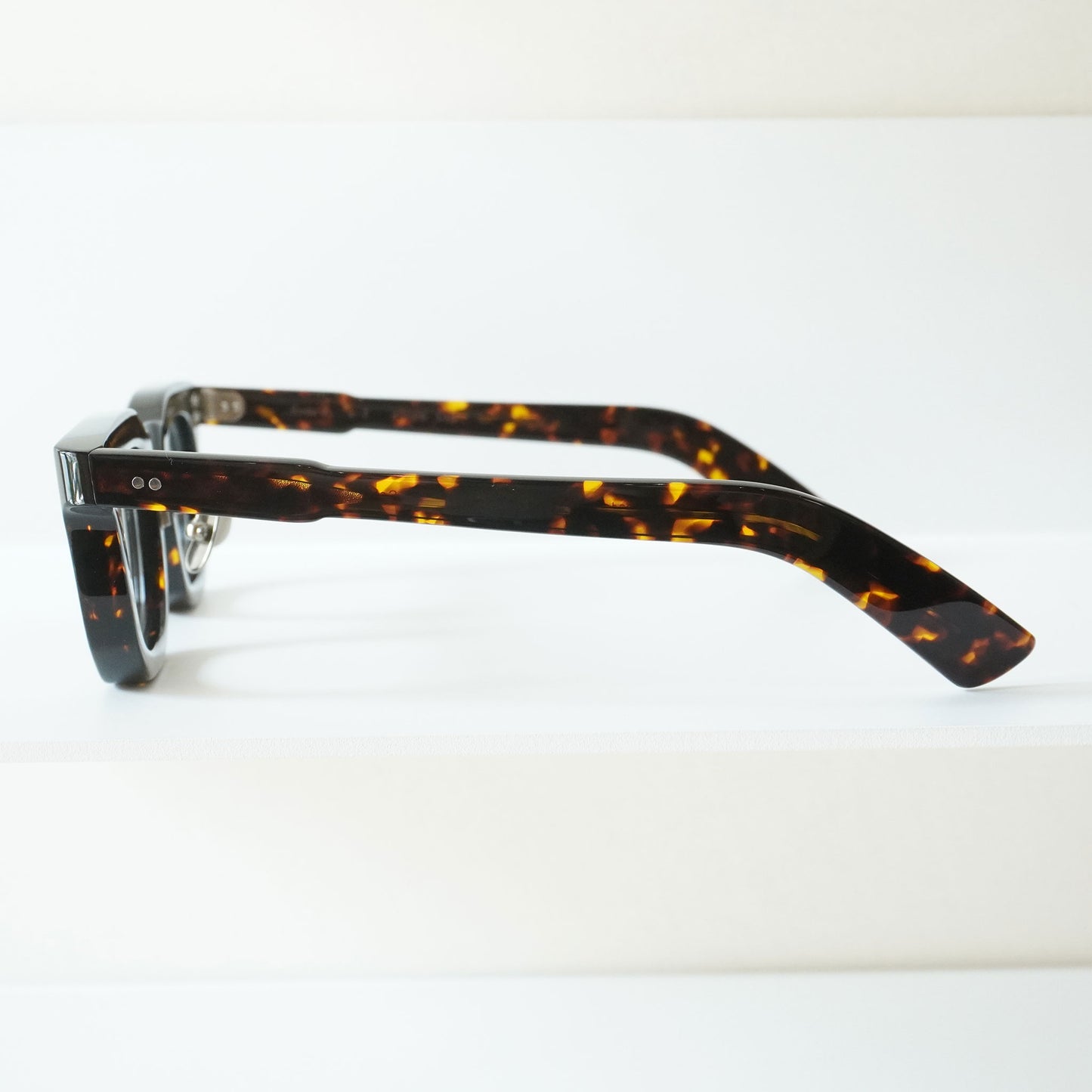 GODARD (C7 - DARK DEMI)
