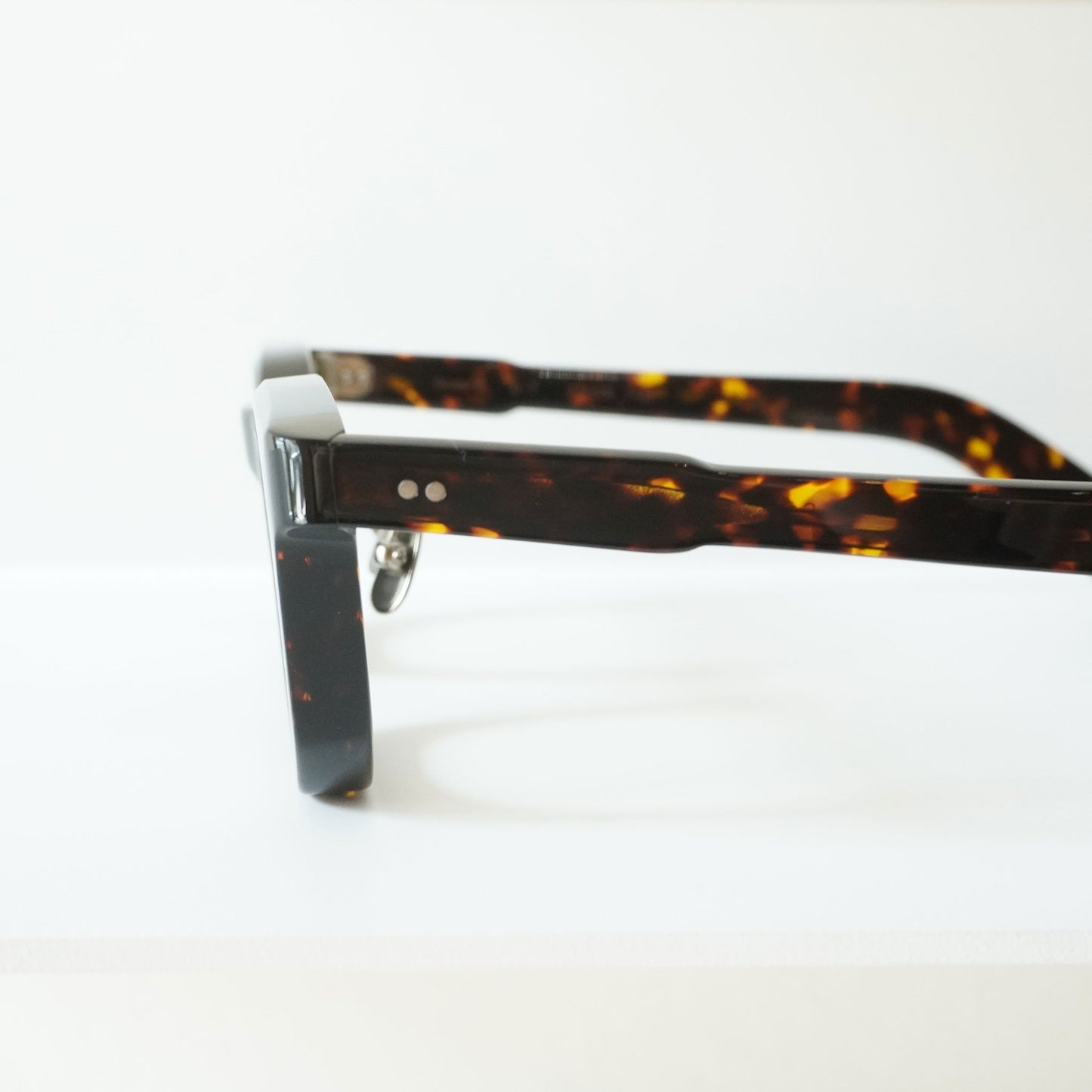 GODARD (C7 - DARK DEMI)