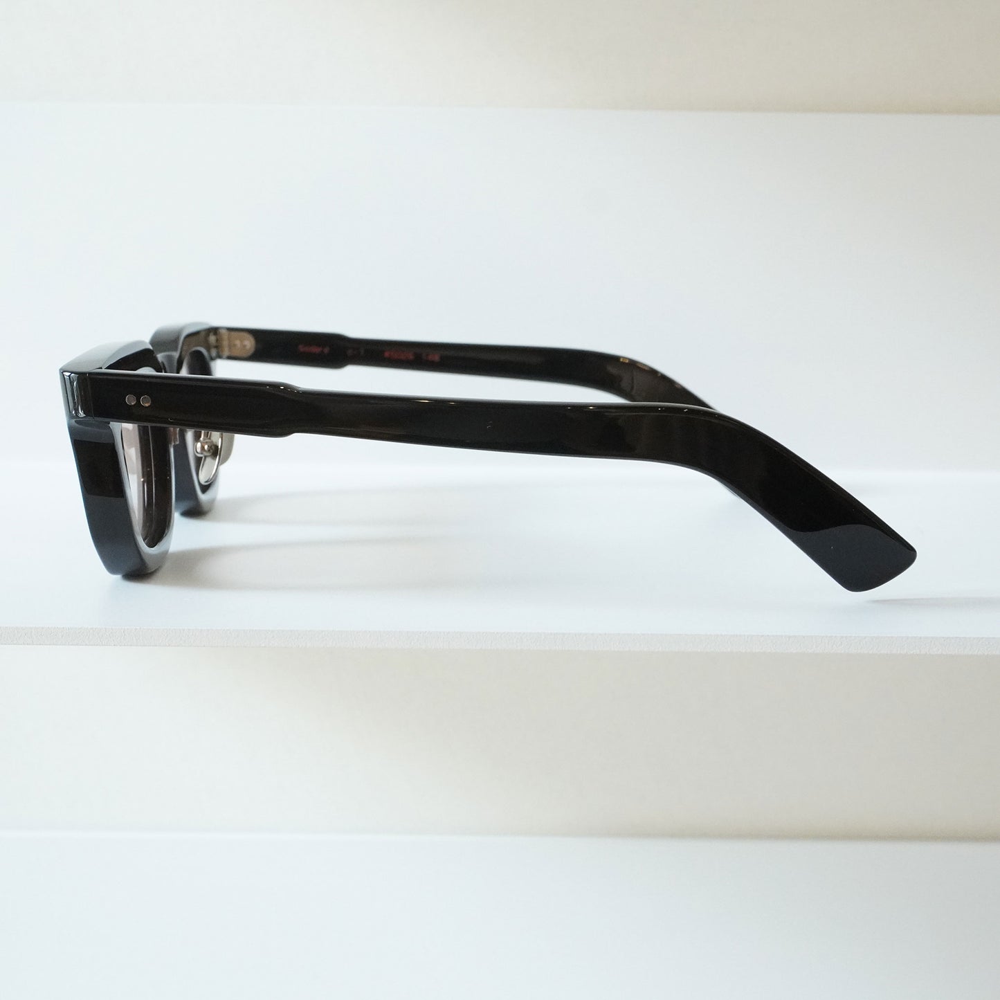 GODARD (C1 - RECORD BLACK)