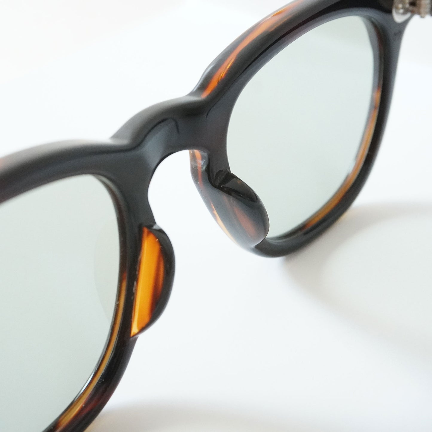 HAWKK EYE (C8 - AMBER)