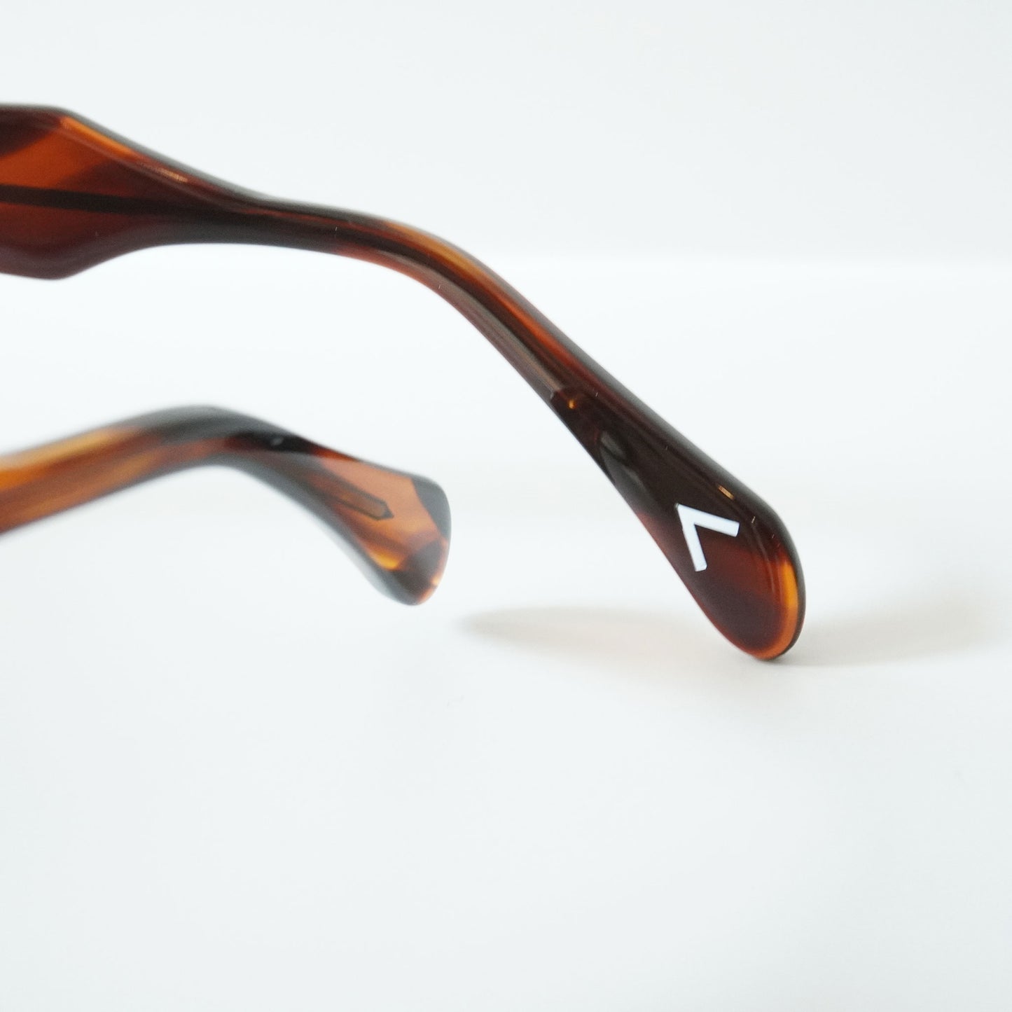 HAWKK EYE (C8 - AMBER)