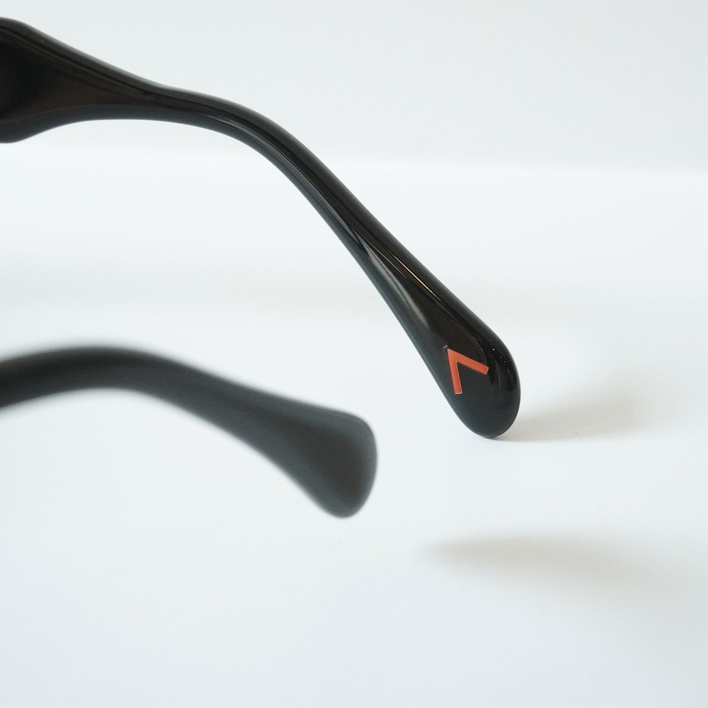 NIGHT BIRD (C0 - BLACK)