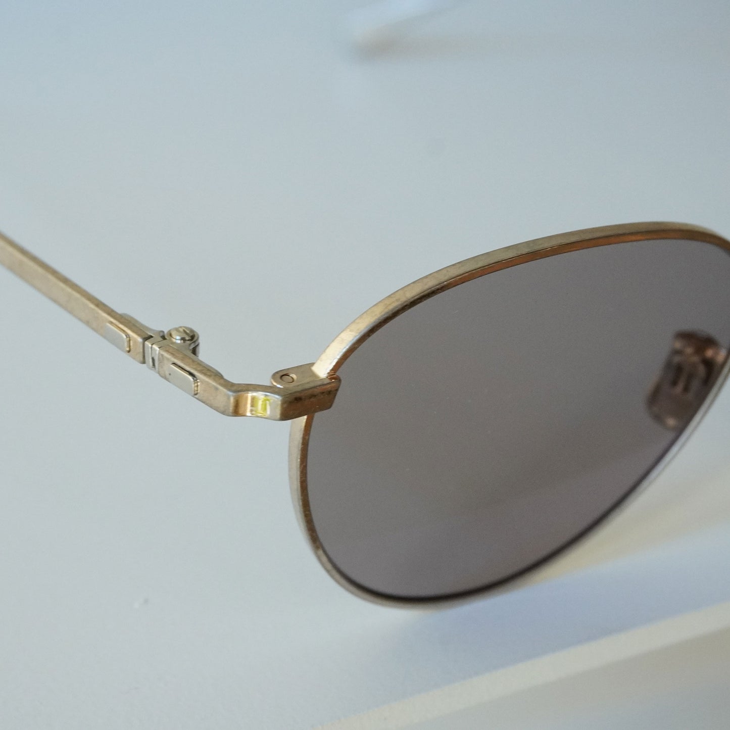 1004 (819 - VINTAGE SILVER)