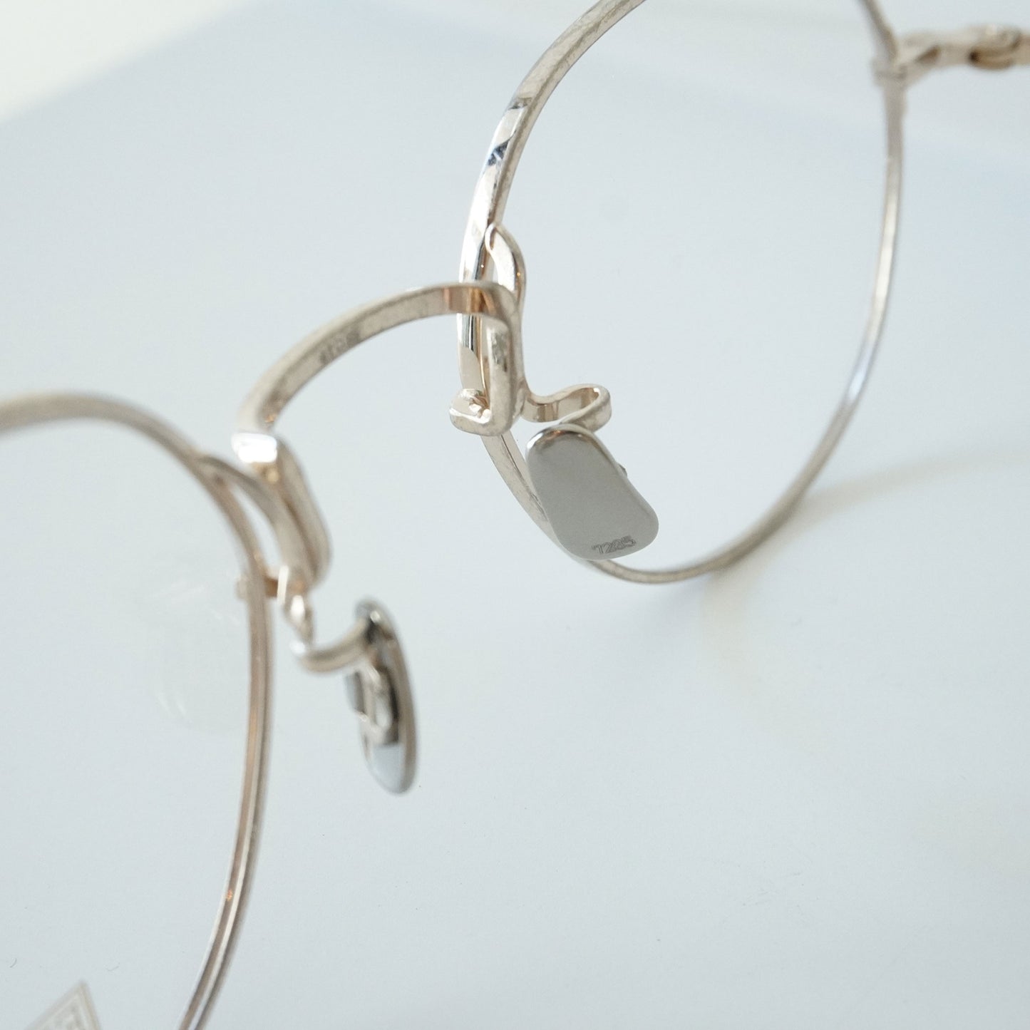 1011 (819 - VINTAGE SILVER)
