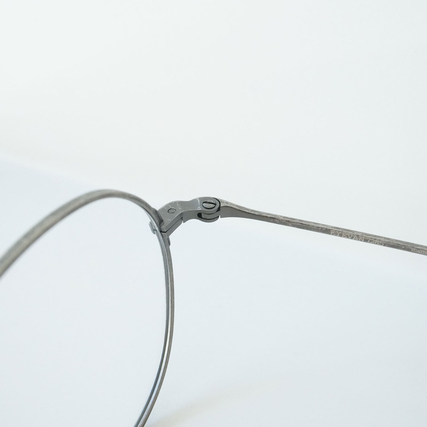 1011 (825 - VINTAGE GRAY MAT)