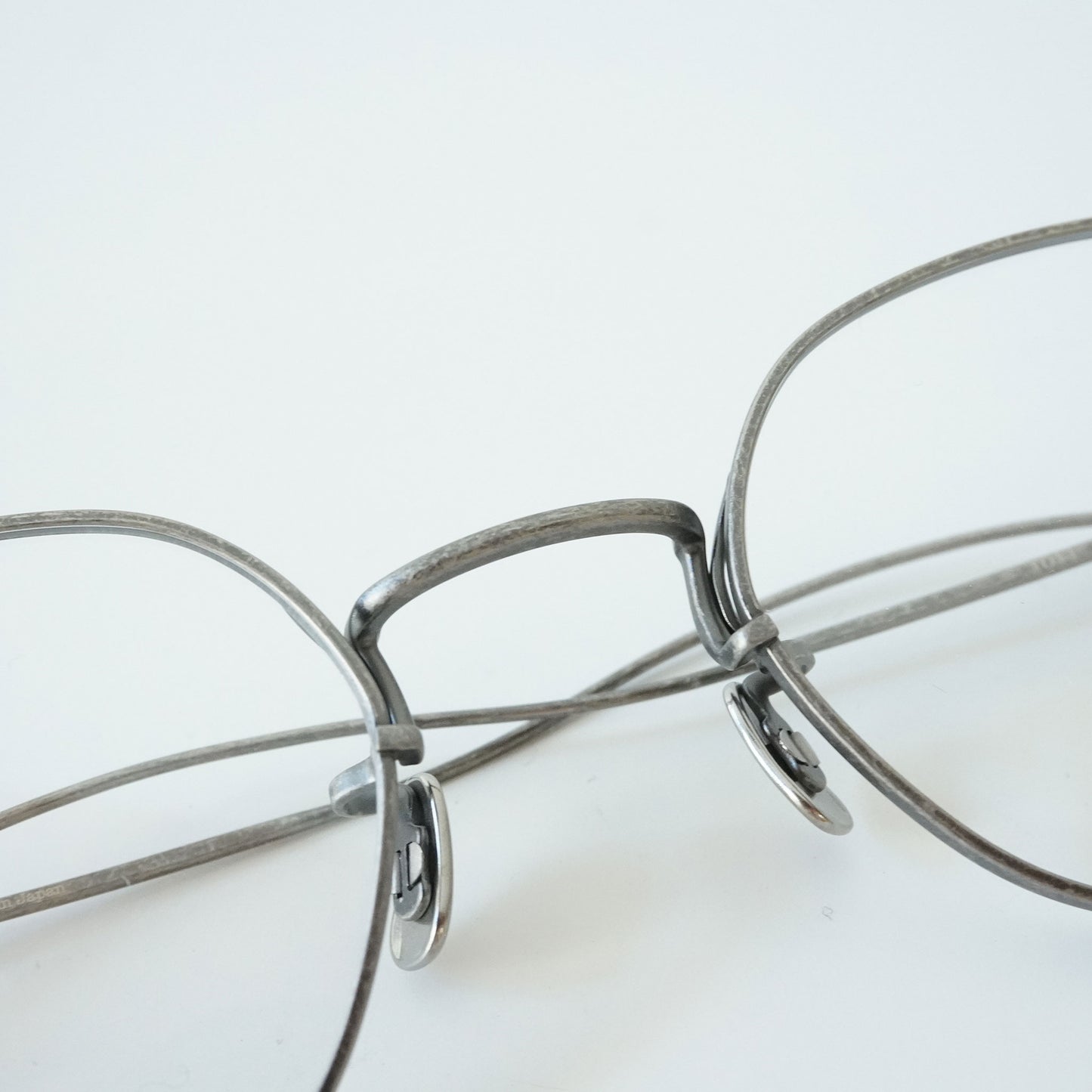 1011 (825 - VINTAGE GRAY MAT)