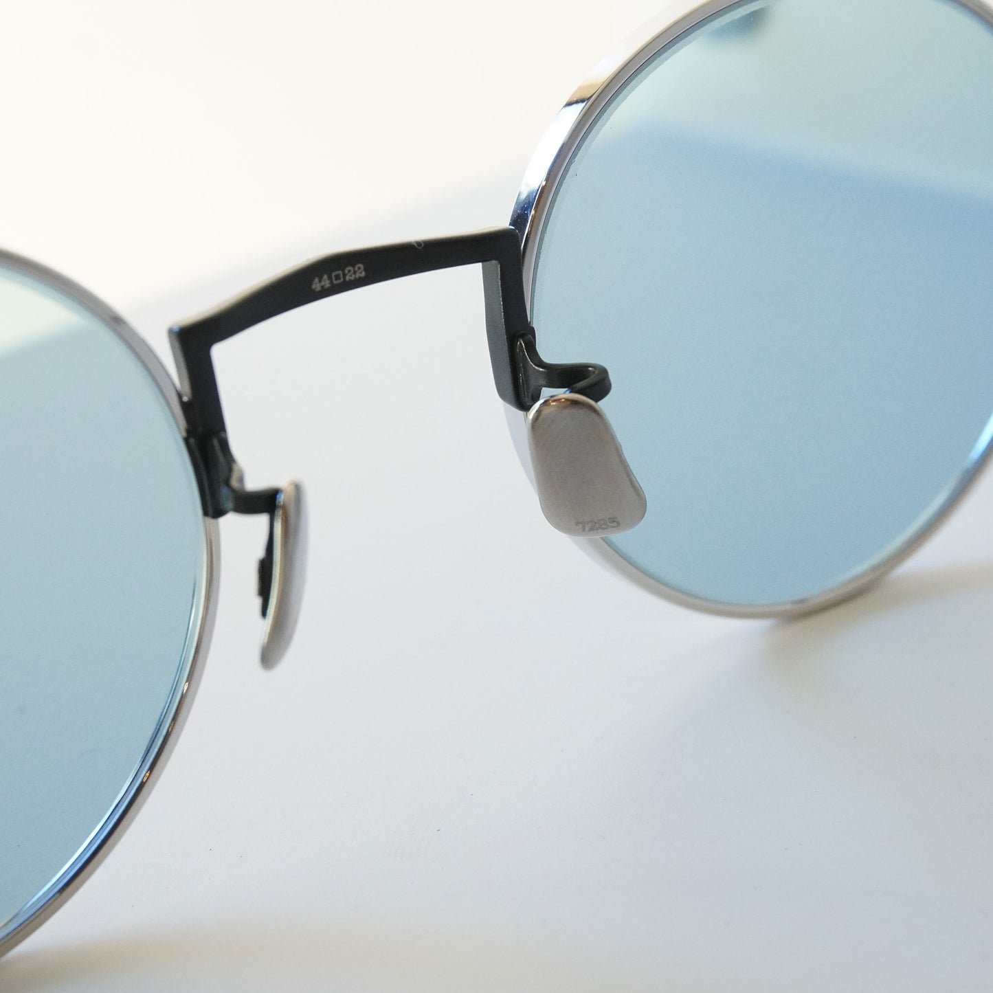1096 (800805 / SILVER / MAT BLACK SILVER )