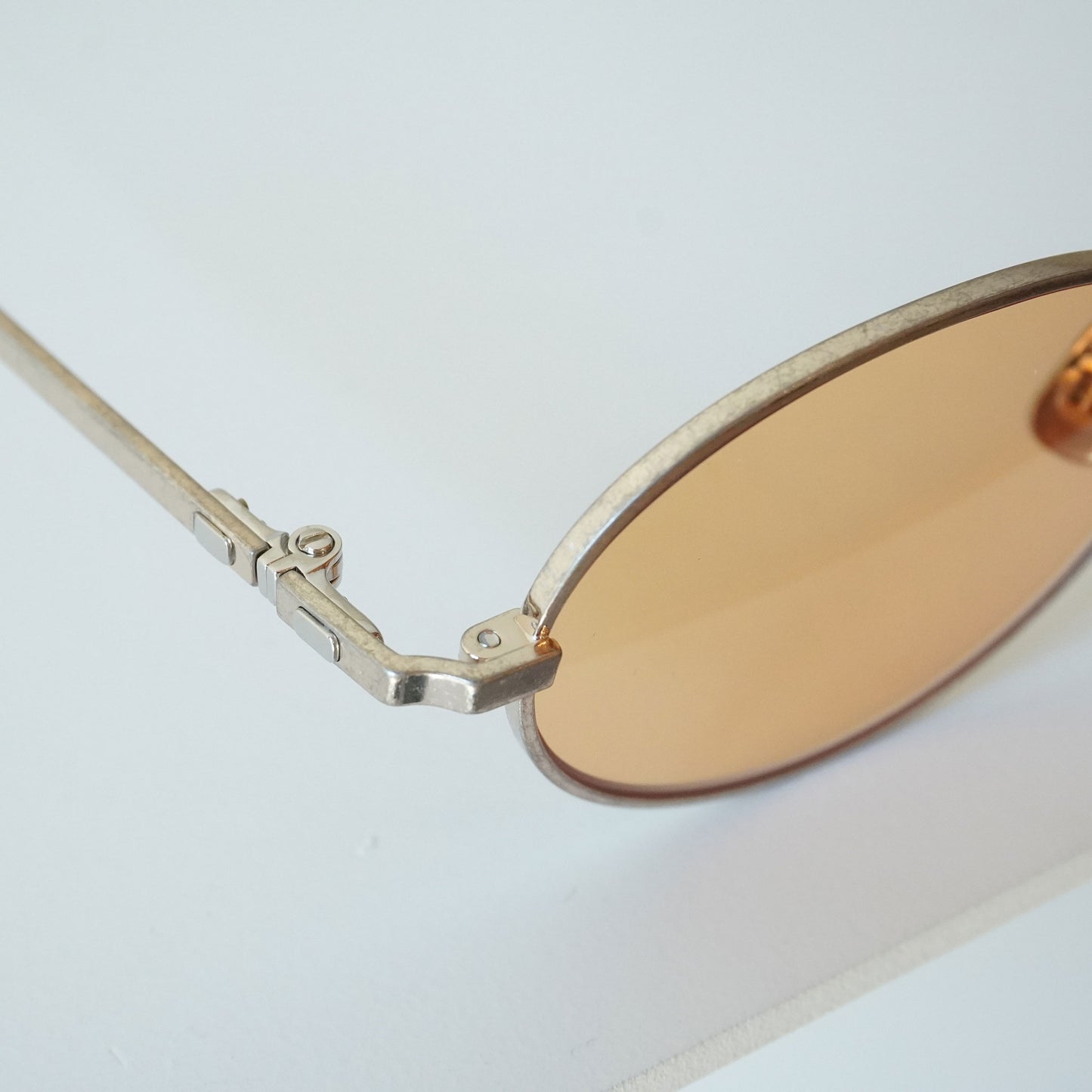 197 (819 - VINTAGE SILVER)