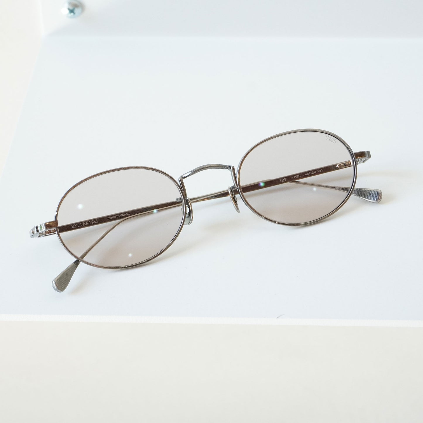197 (820 - VINTAGE BLACK)