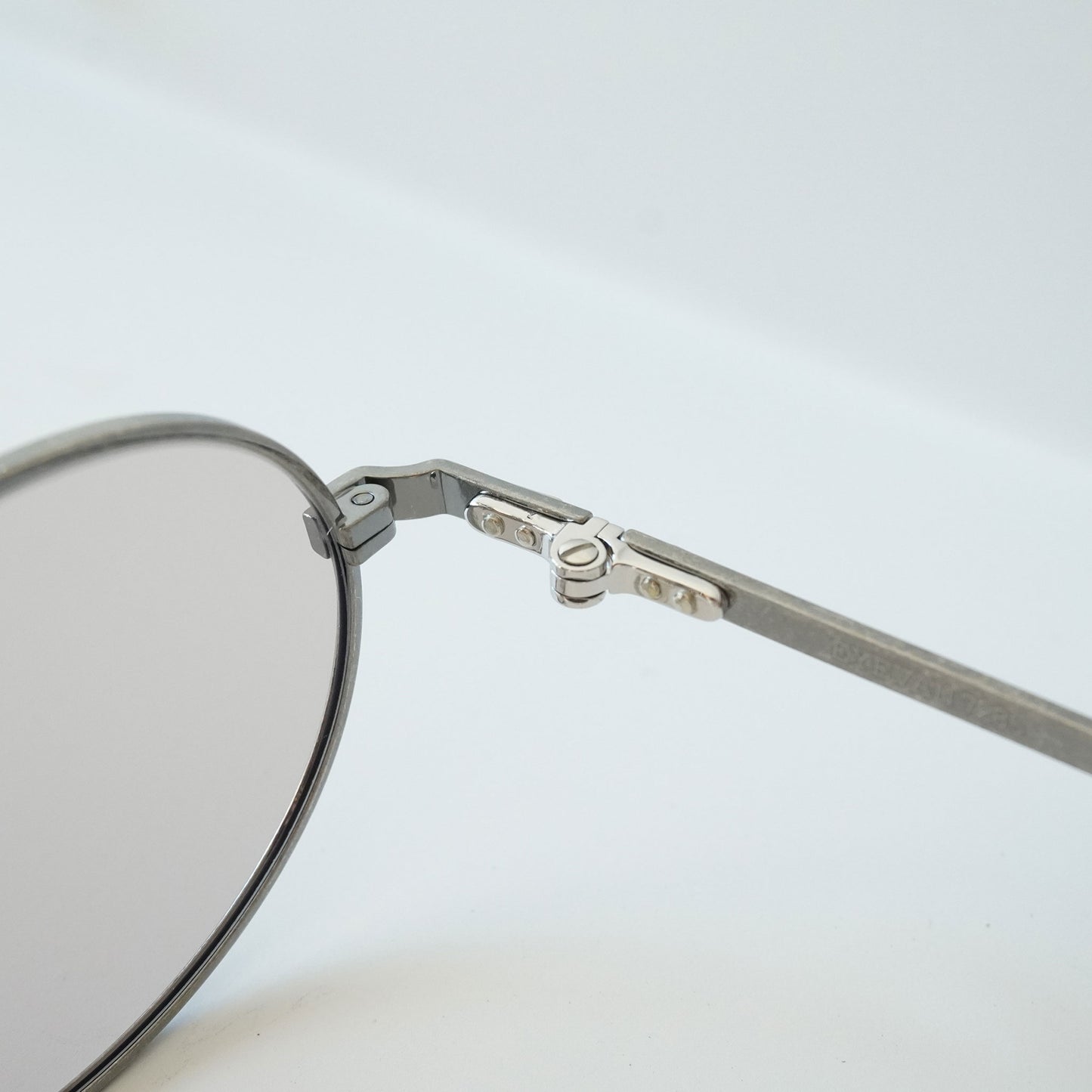 197 (820 - VINTAGE BLACK)