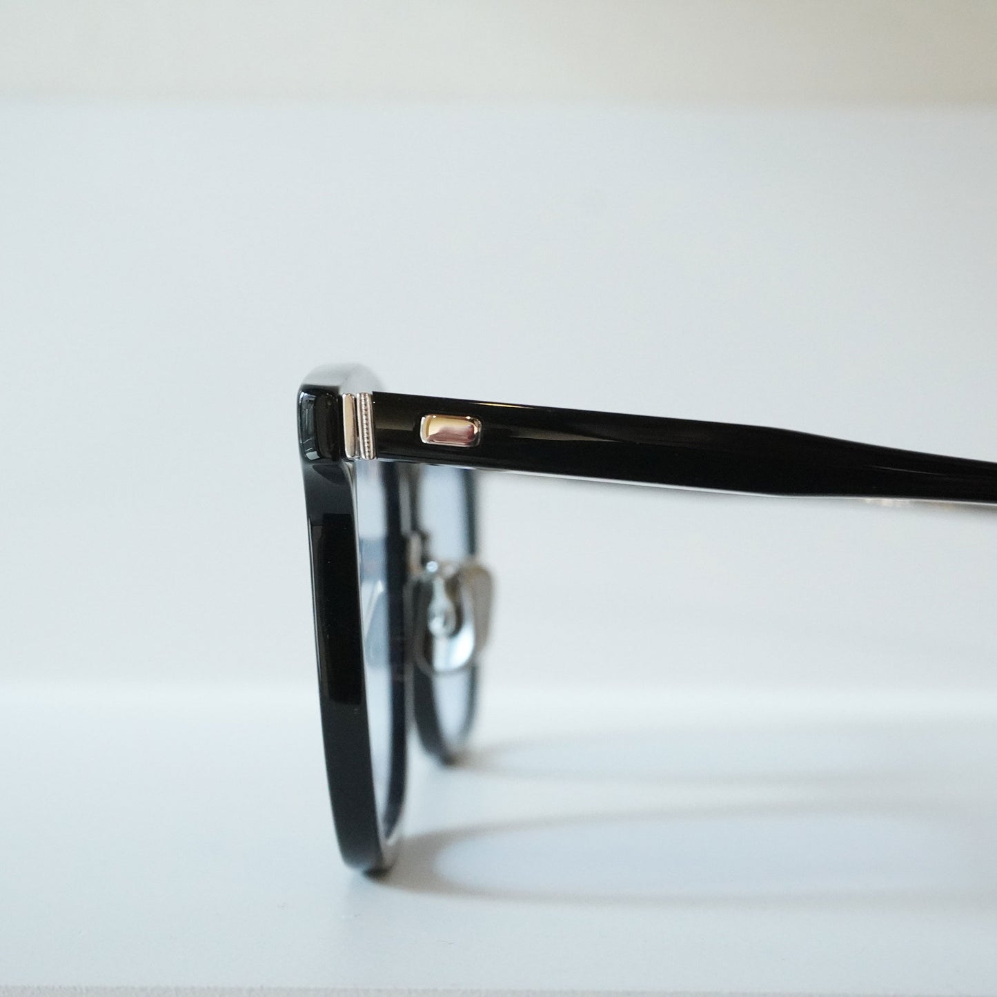 319 (100 - BLACK)