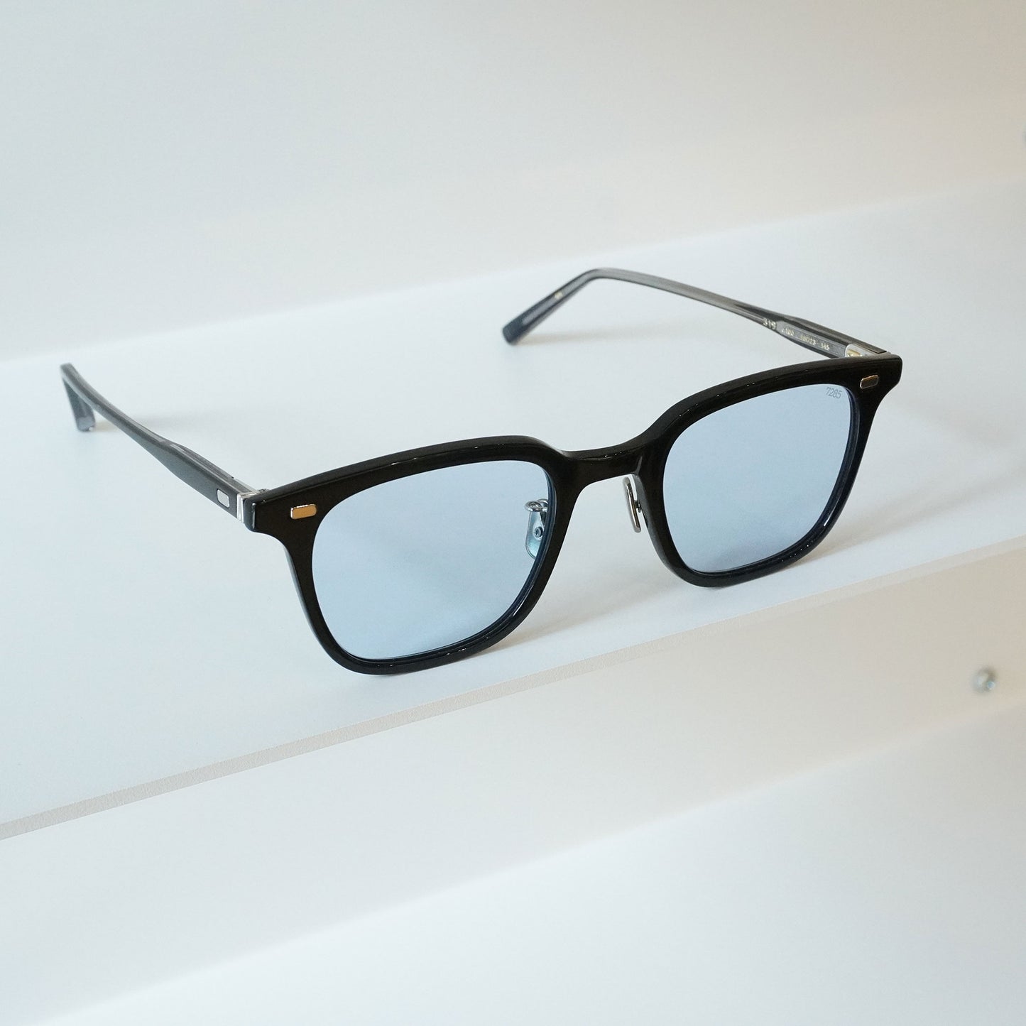 319 (100 - BLACK)