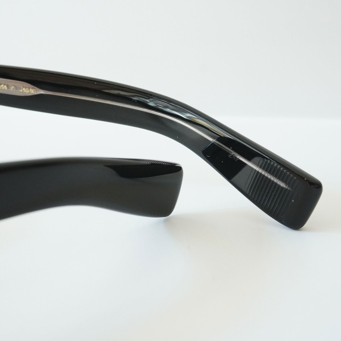 340 46 (100 - BLACK)
