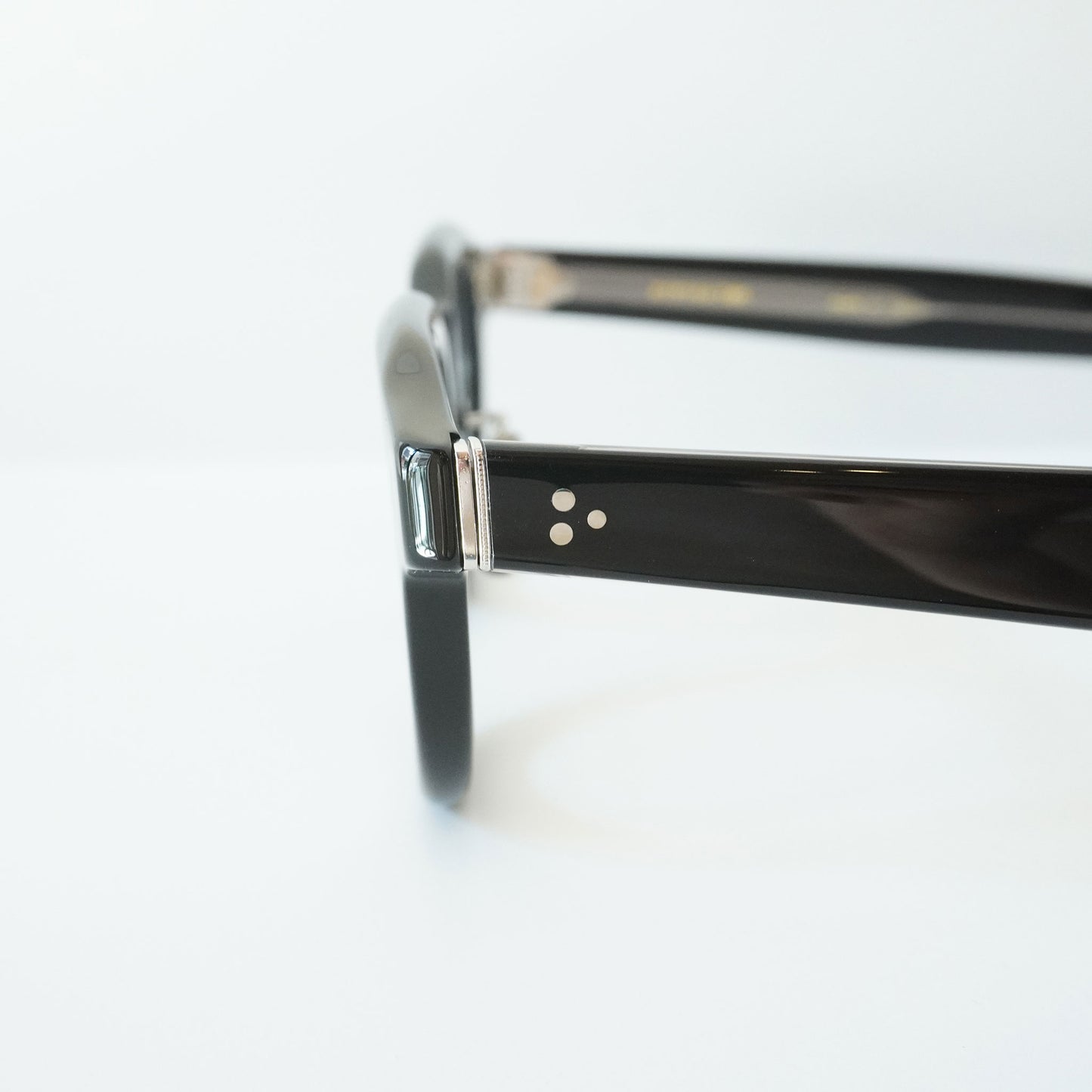340 46 (100 - BLACK)